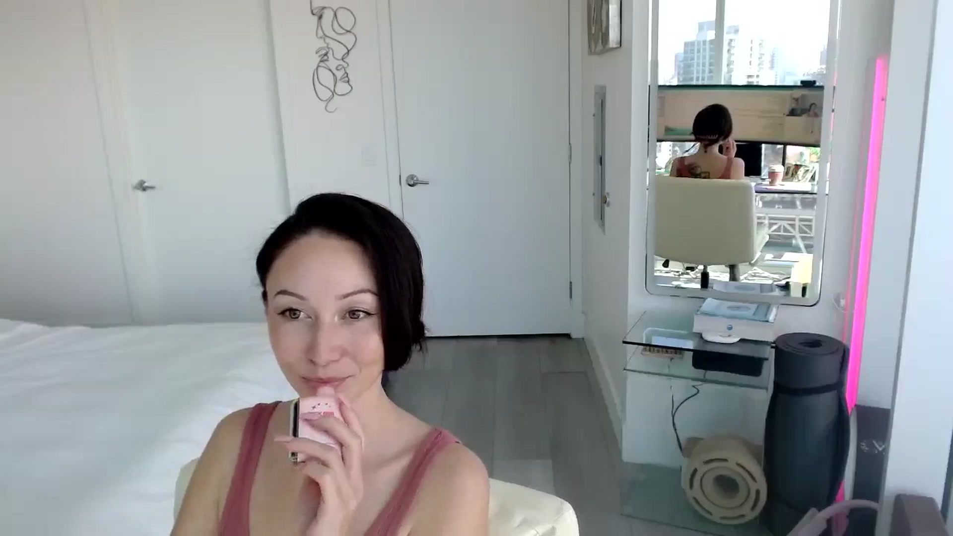 Gallery image thumbnail from MiNNiE_B00M's myfreecams stream on, 03/24/2025, 21:43 image 18 of 20