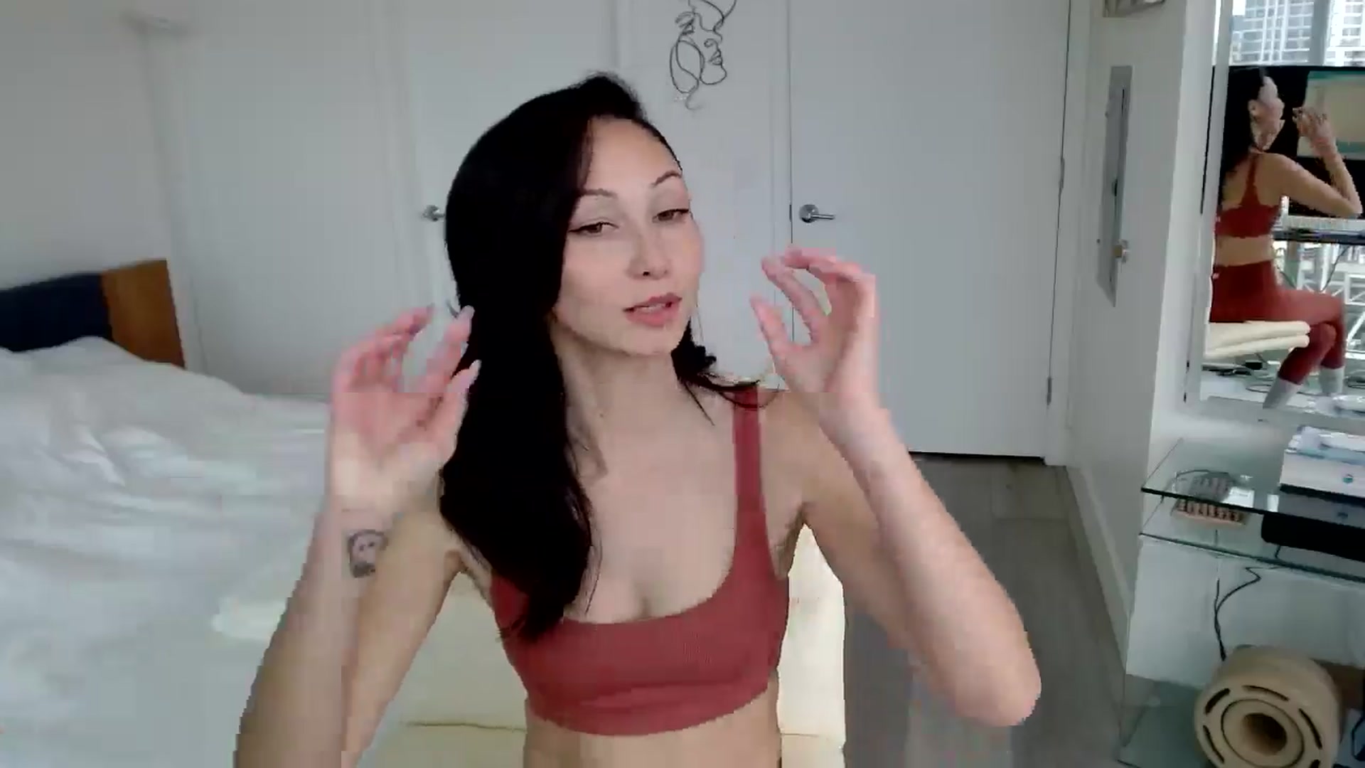 Gallery image thumbnail from MiNNiE_B00M's myfreecams stream on, 04/02/2025, 21:19 image 17 of 20