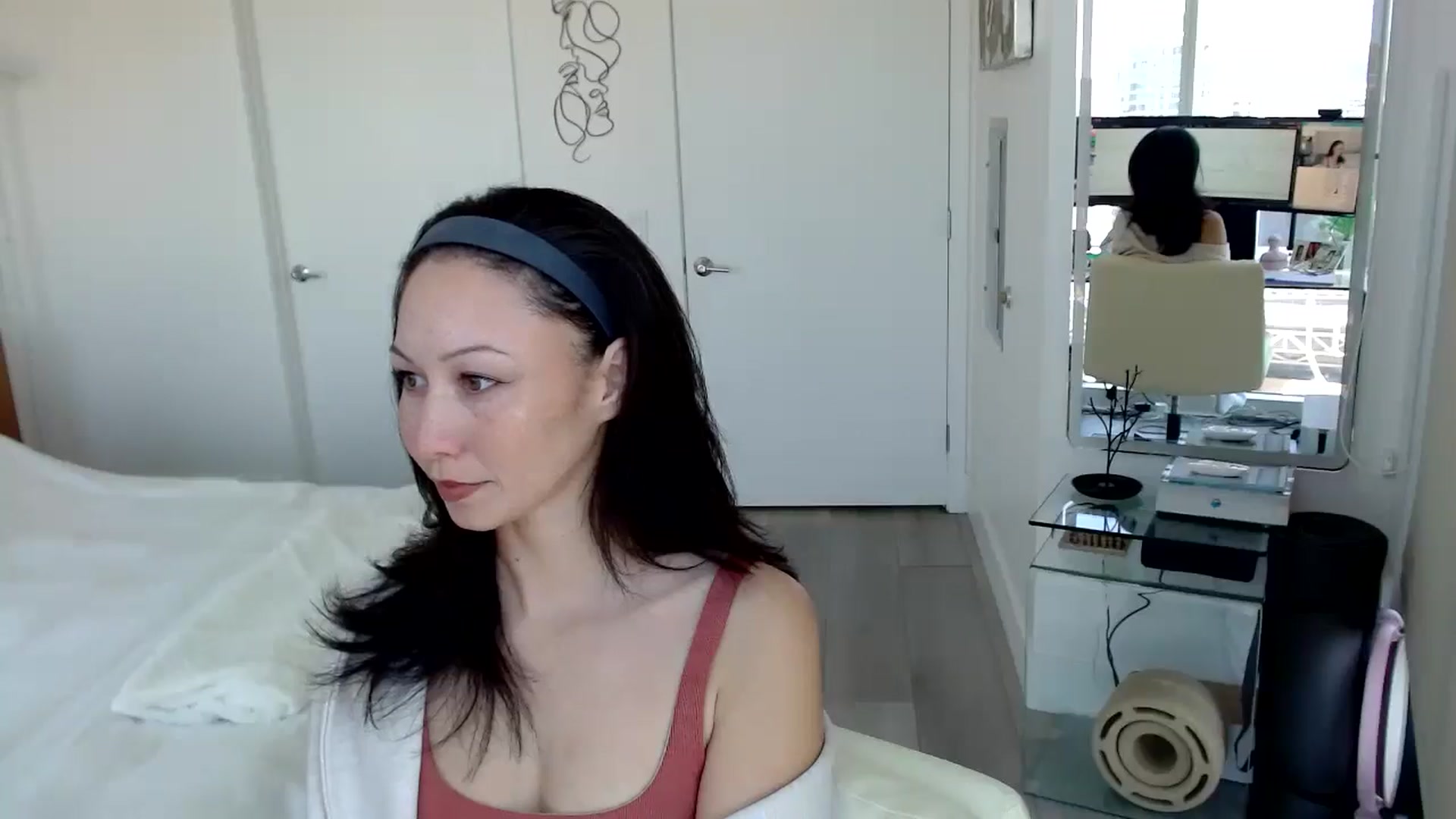 Gallery image thumbnail from MiNNiE_B00M's myfreecams stream on, 04/08/2025, 20:40 image 3 of 20