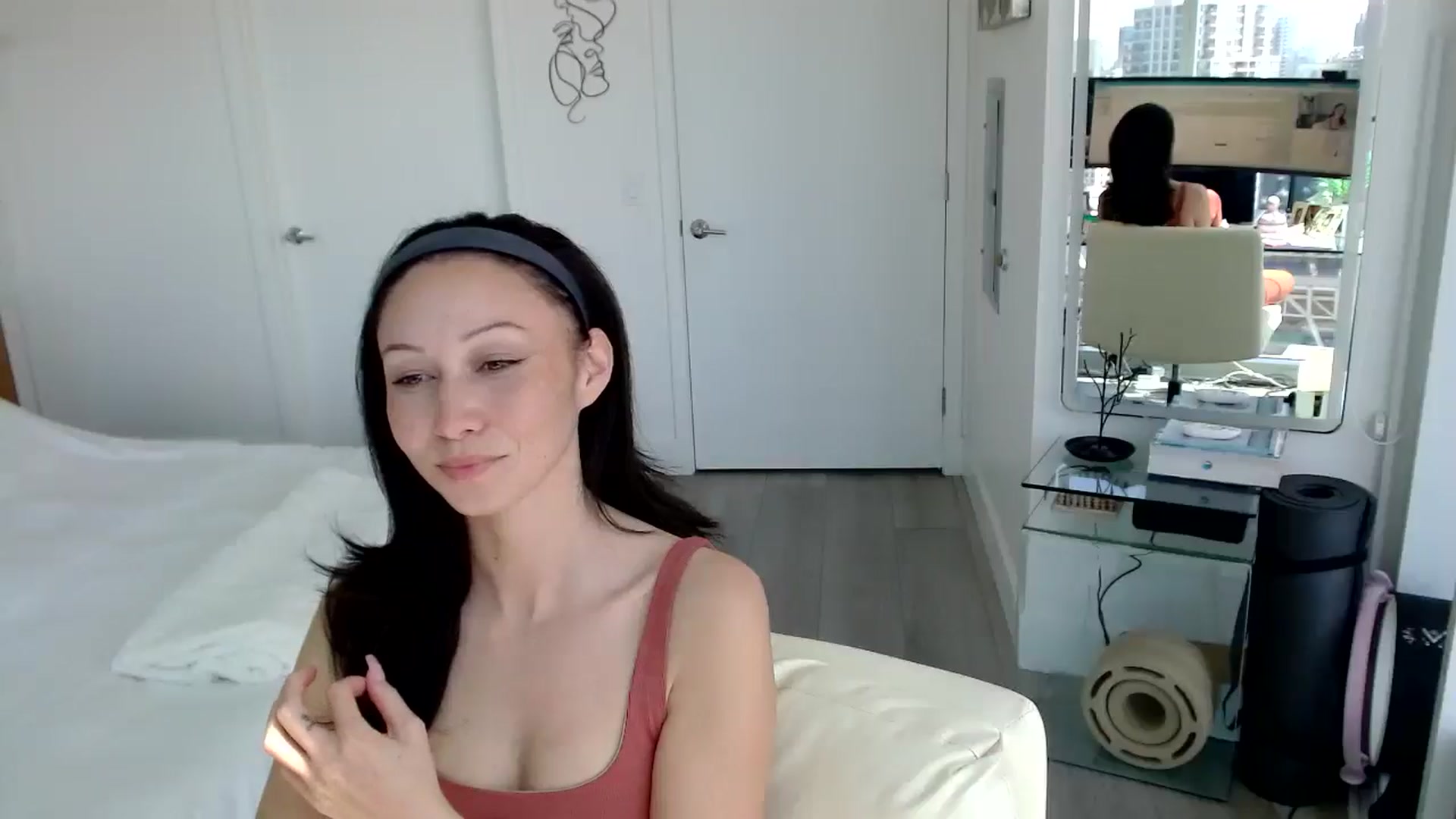 Gallery image thumbnail from MiNNiE_B00M's myfreecams stream on, 04/08/2025, 21:33 image 6 of 20