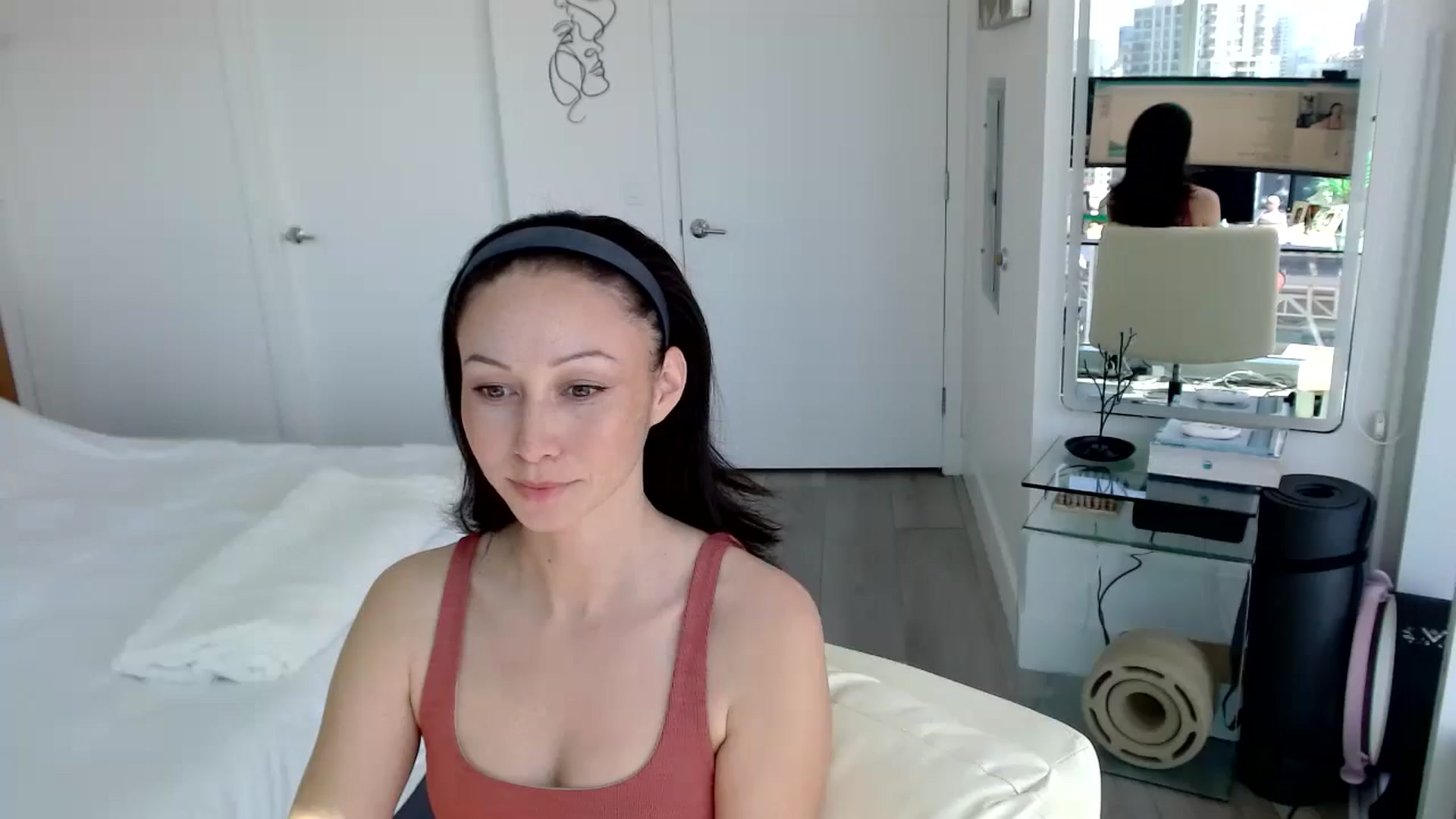 Gallery image thumbnail from MiNNiE_B00M's myfreecams stream on, 04/08/2025, 21:33 image 10 of 20