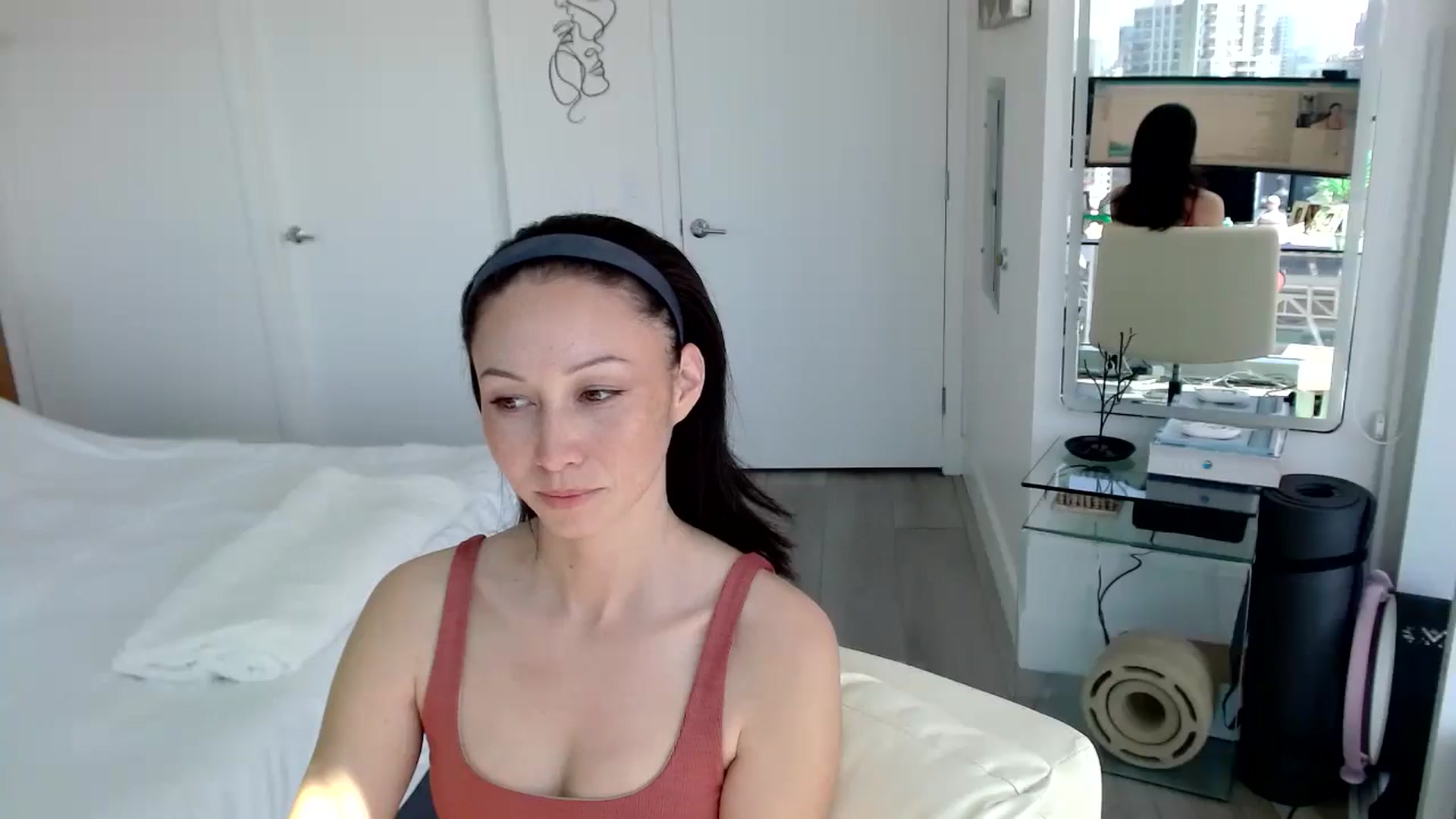 Gallery image thumbnail from MiNNiE_B00M's myfreecams stream on, 04/08/2025, 21:33 image 12 of 20