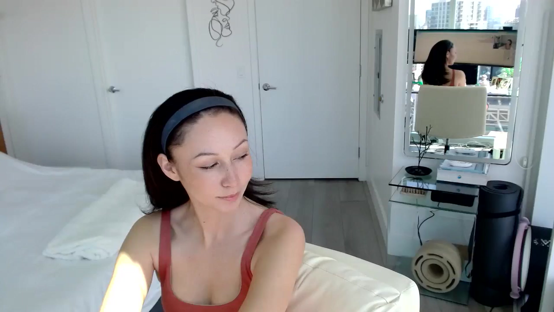 Gallery image thumbnail from MiNNiE_B00M's myfreecams stream on, 04/08/2025, 21:33 image 15 of 20
