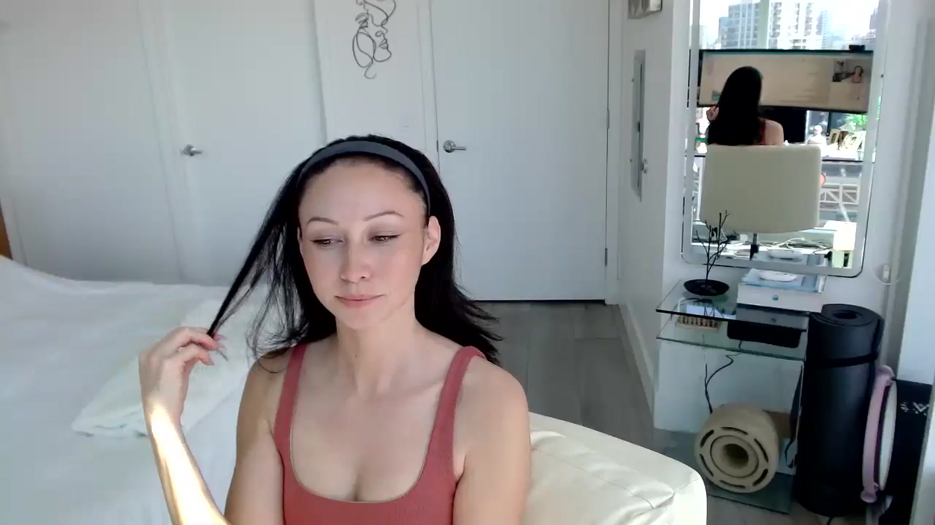Gallery image thumbnail from MiNNiE_B00M's myfreecams stream on, 04/08/2025, 21:33 image 11 of 20