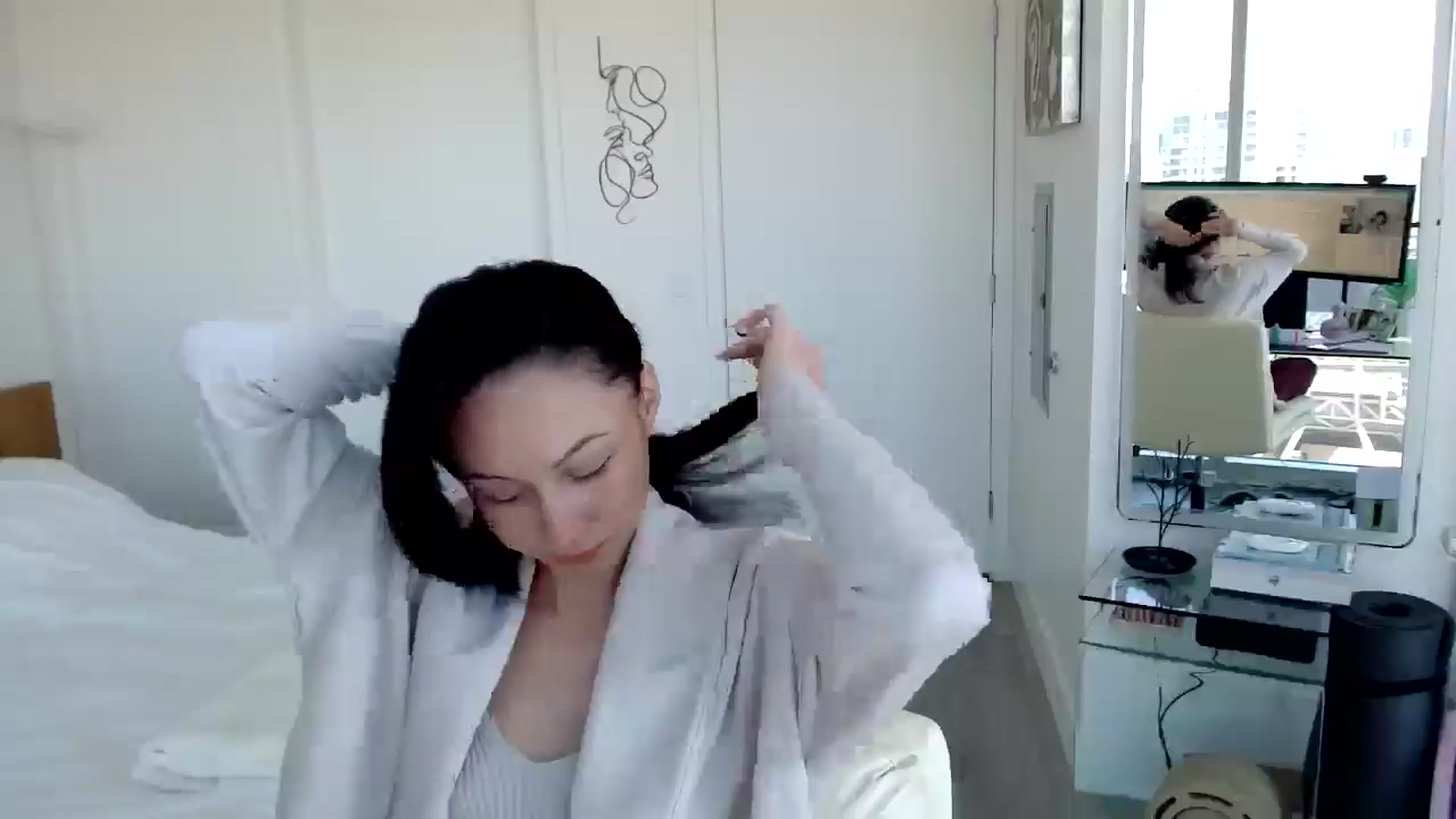 Gallery image thumbnail from MiNNiE_B00M's myfreecams stream on, 04/10/2025, 19:41 image 7 of 20