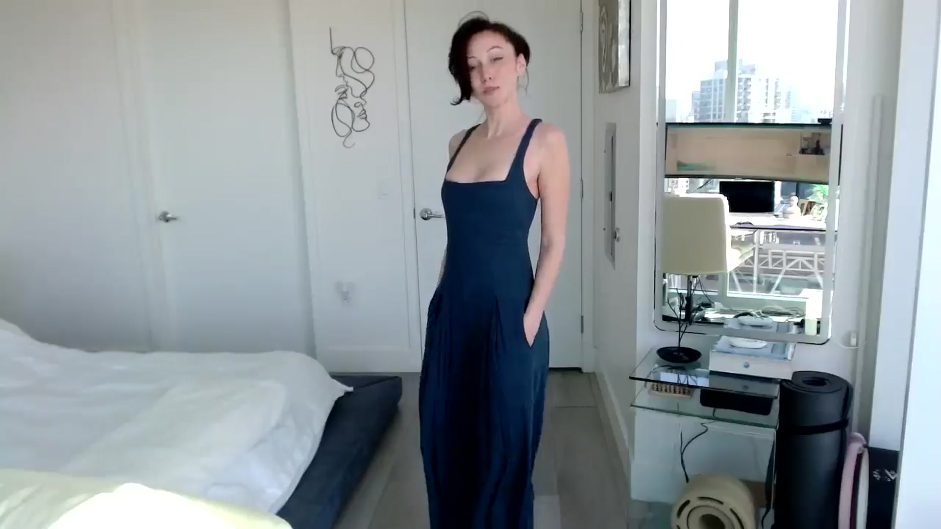 Gallery image thumbnail from MiNNiE_B00M's myfreecams stream on, 04/10/2025, 21:34 image 9 of 20