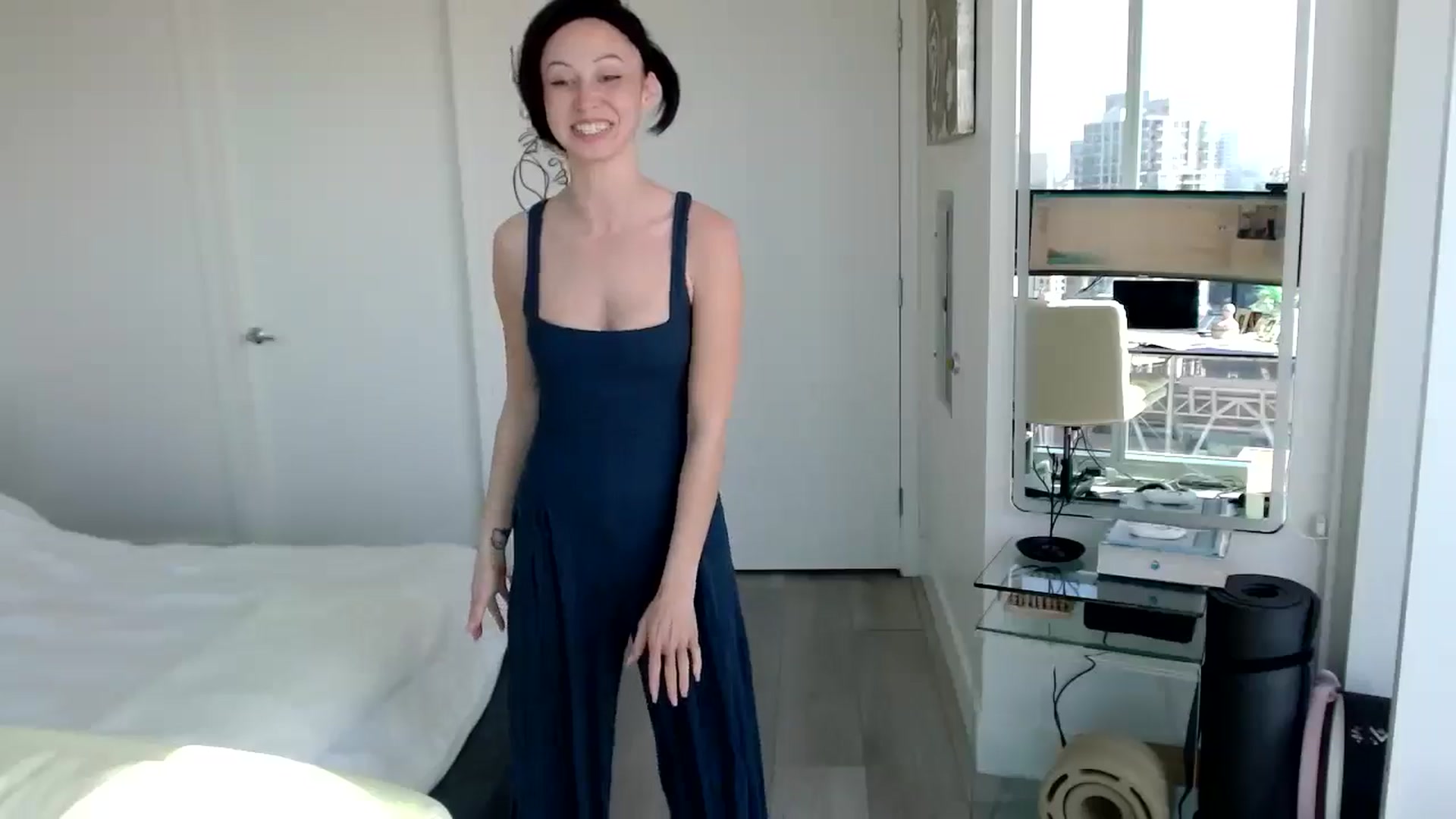 Gallery image thumbnail from MiNNiE_B00M's myfreecams stream on, 04/10/2025, 21:34 image 12 of 20
