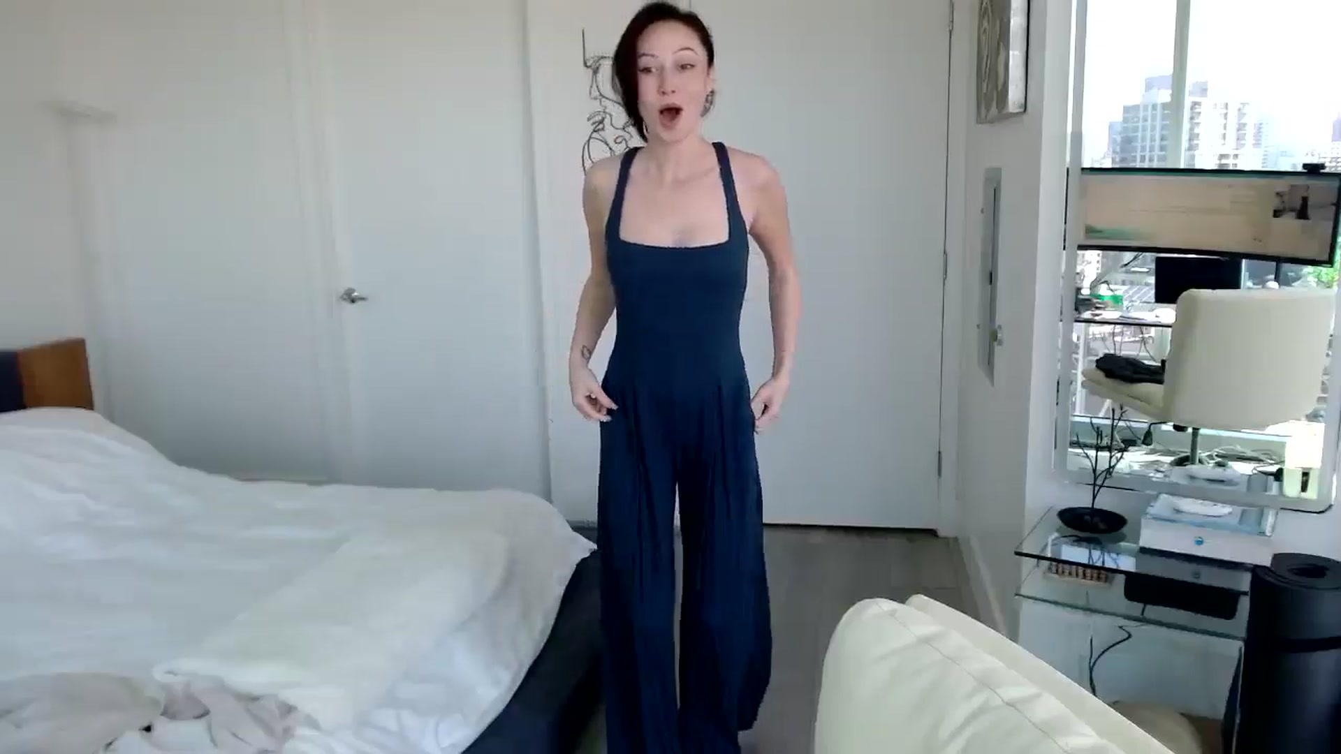 Gallery image thumbnail from MiNNiE_B00M's myfreecams stream on, 04/10/2025, 21:34 image 4 of 20