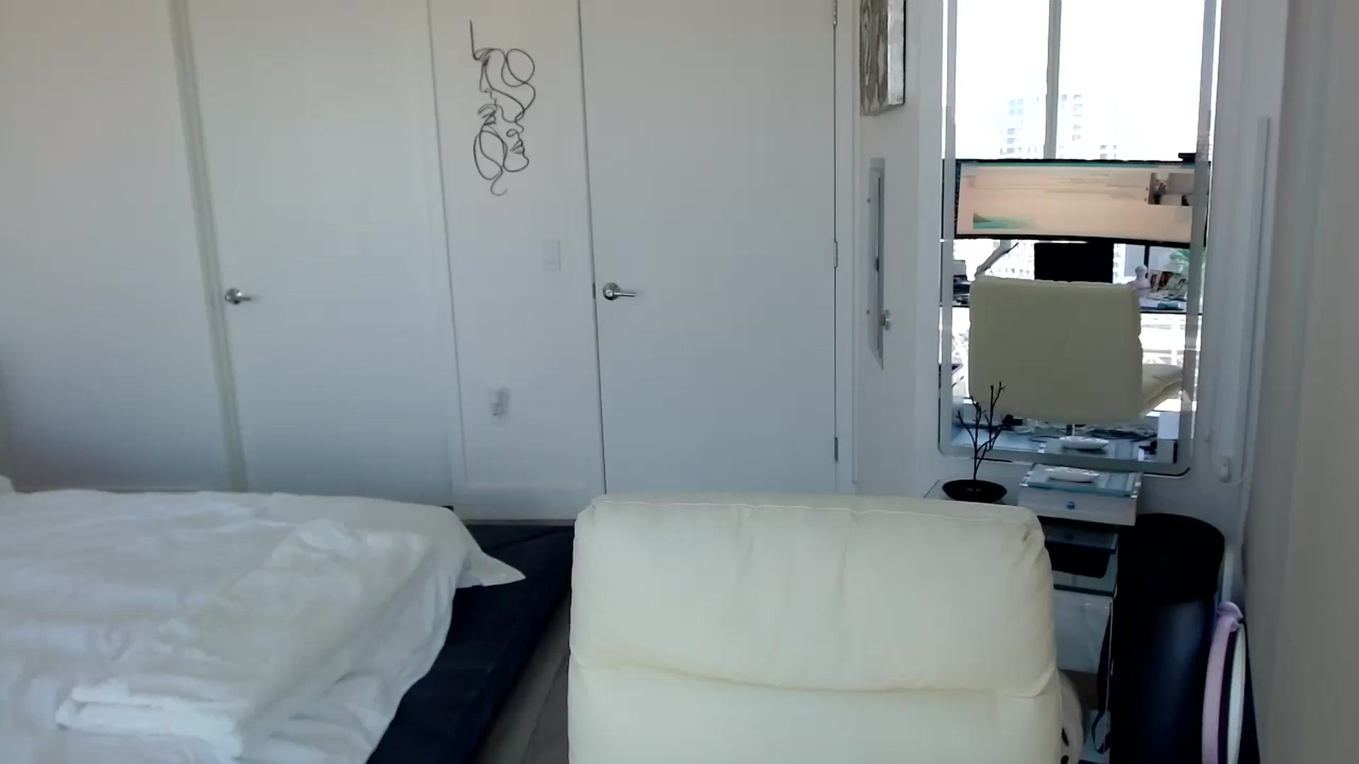 Gallery image thumbnail from MiNNiE_B00M's myfreecams stream on, 04/11/2025, 21:11 image 1 of 20