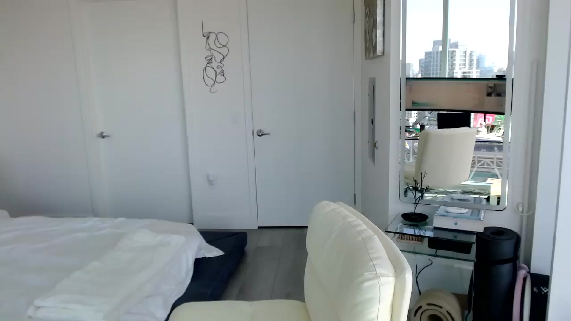 Gallery image thumbnail from MiNNiE_B00M's myfreecams stream on, 04/11/2025, 22:18 image 7 of 20