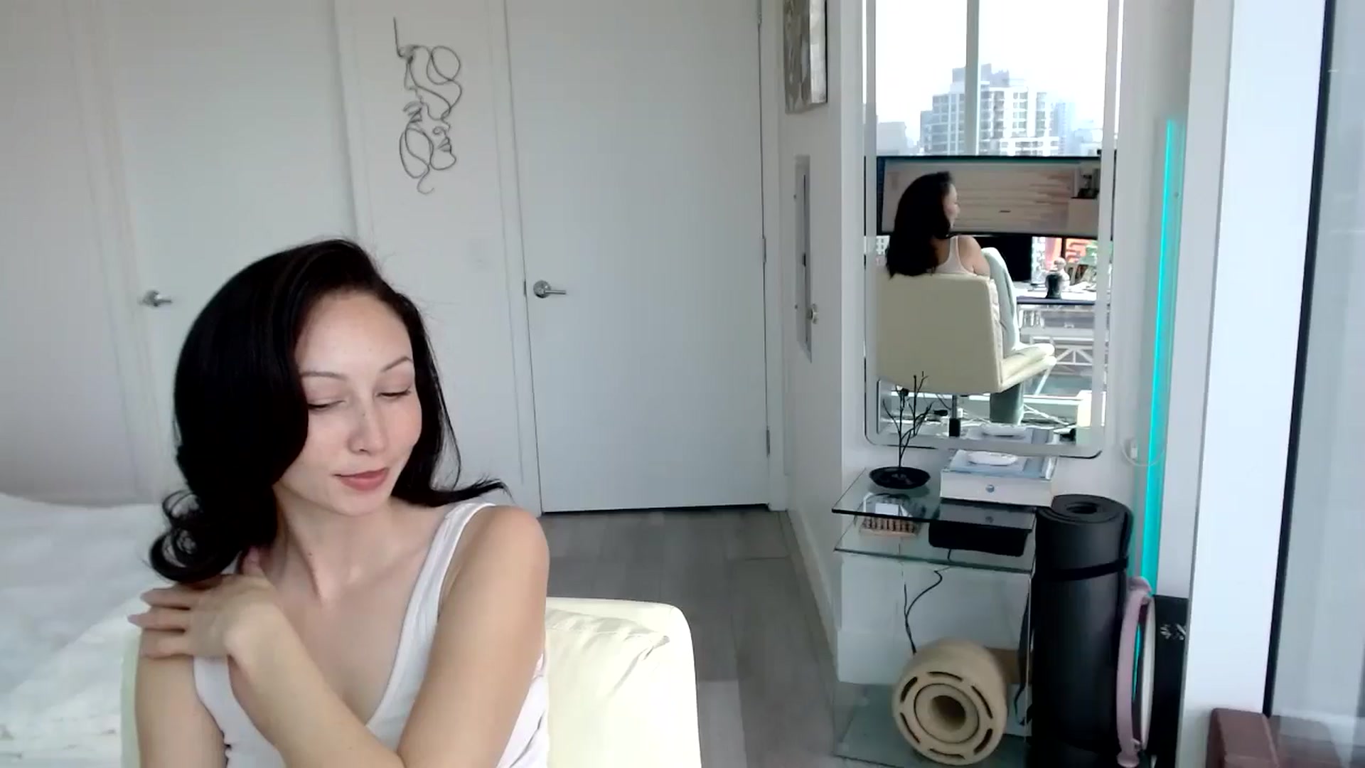 Gallery image thumbnail from MiNNiE_B00M's myfreecams stream on, 04/12/2025, 21:09 image 18 of 20