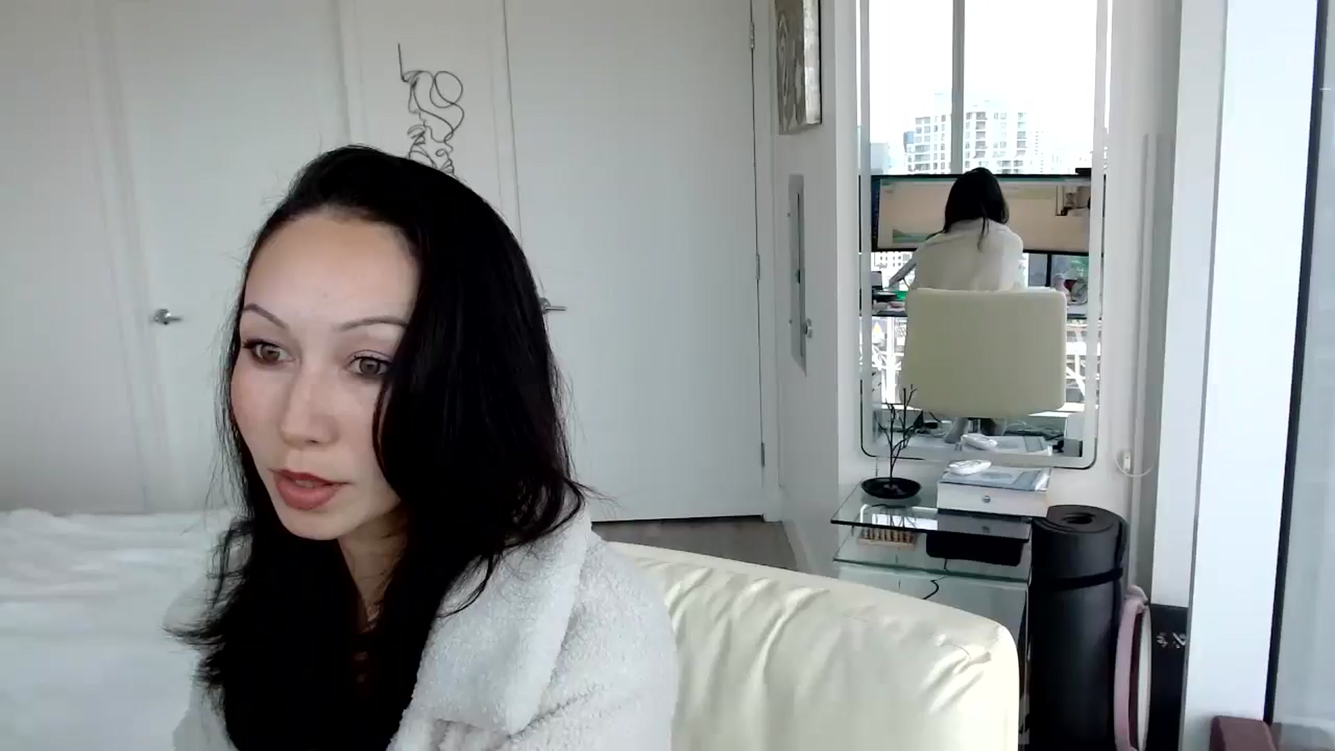 Gallery image thumbnail from MiNNiE_B00M's myfreecams stream on, 04/17/2025, 21:29 image 1 of 20
