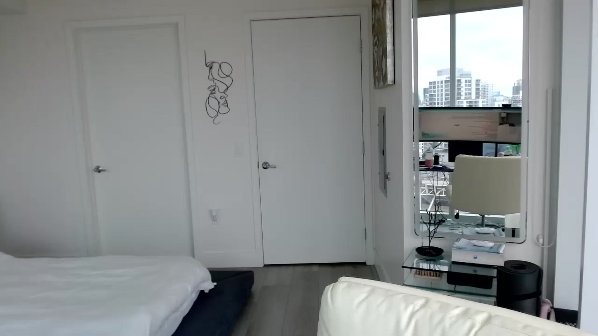 Gallery image thumbnail from MiNNiE_B00M's myfreecams stream on, 04/18/2025, 22:24 image 3 of 20