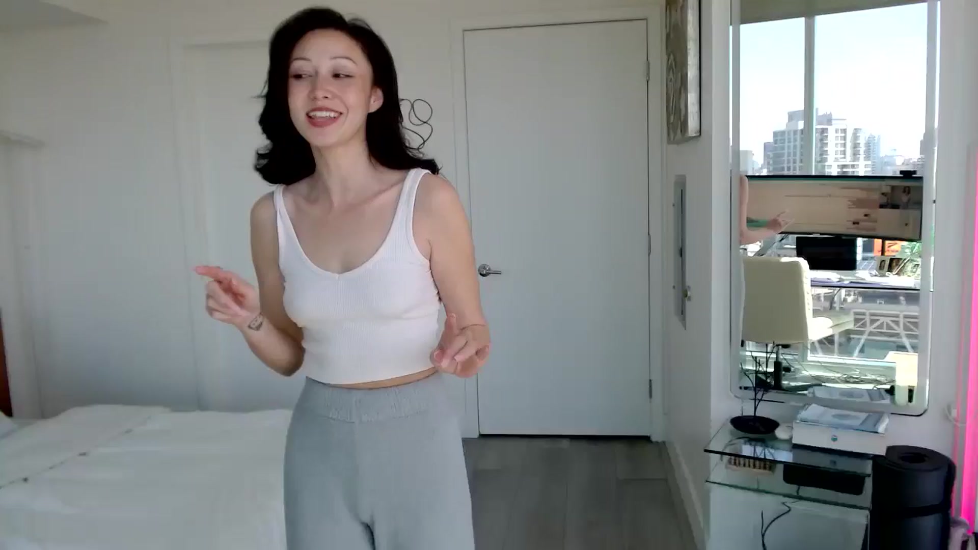 Gallery image thumbnail from MiNNiE_B00M's myfreecams stream on, 04/22/2025, 21:47 image 16 of 20