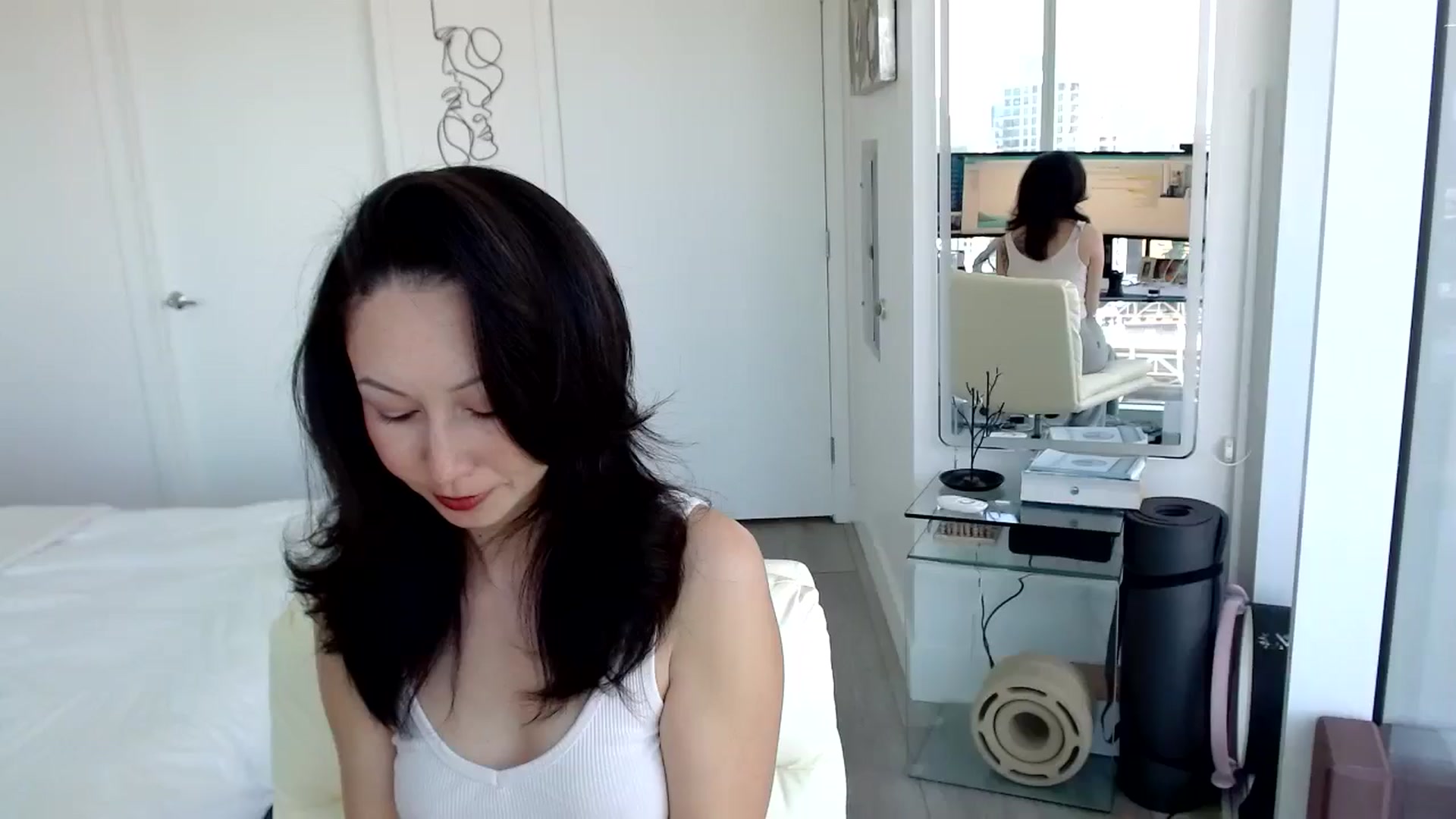 Gallery image thumbnail from MiNNiE_B00M's myfreecams stream on, 04/22/2025, 21:47 image 1 of 20