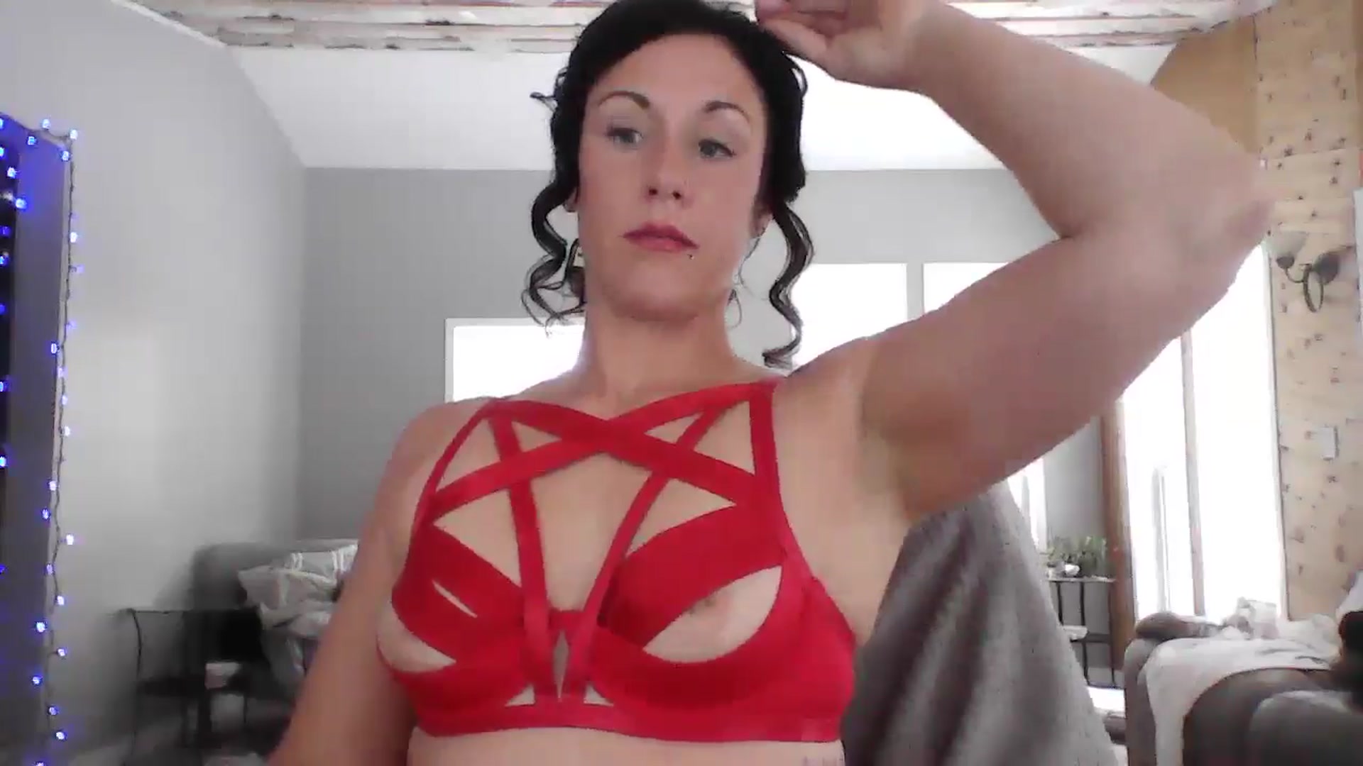 Gallery image thumbnail from MiZMEls's myfreecams stream on, 11/28/2024, 22:08 image 16 of 20