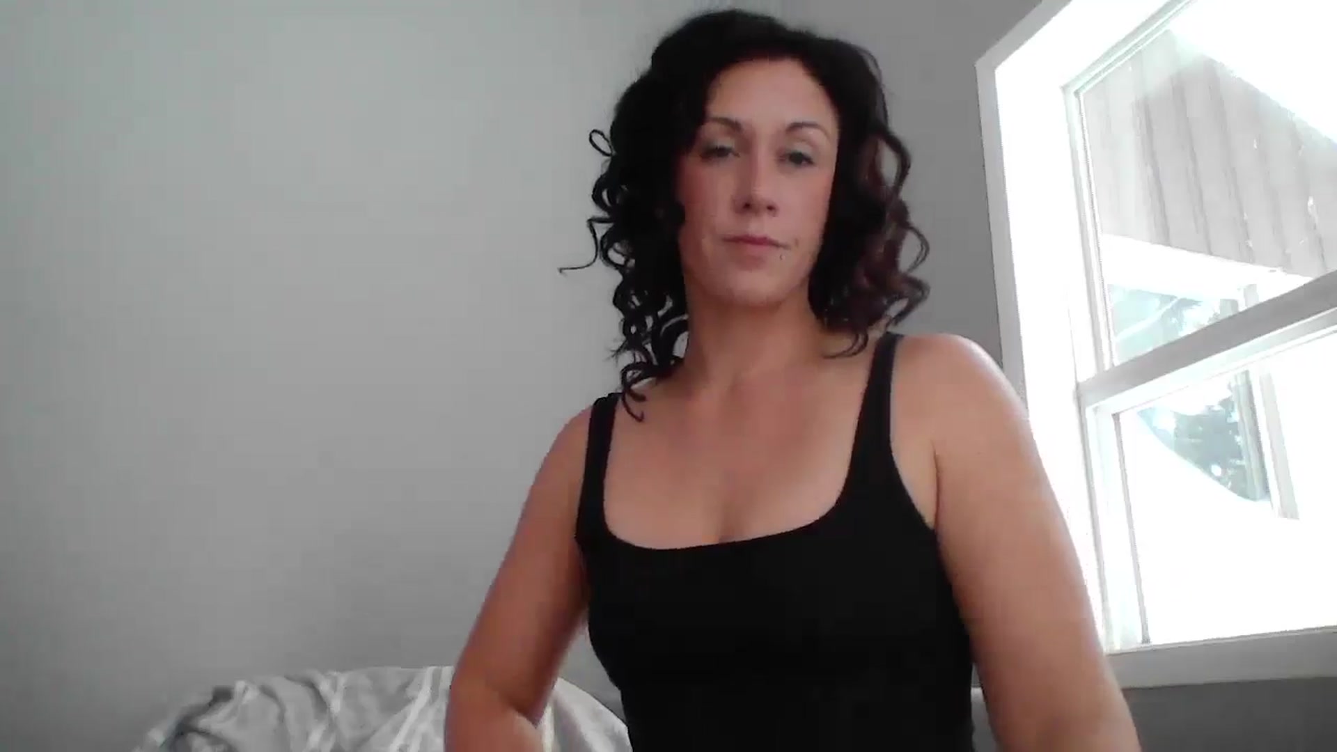 Gallery image thumbnail from MiZMEls's myfreecams stream on, 12/04/2024, 20:02 image 5 of 20