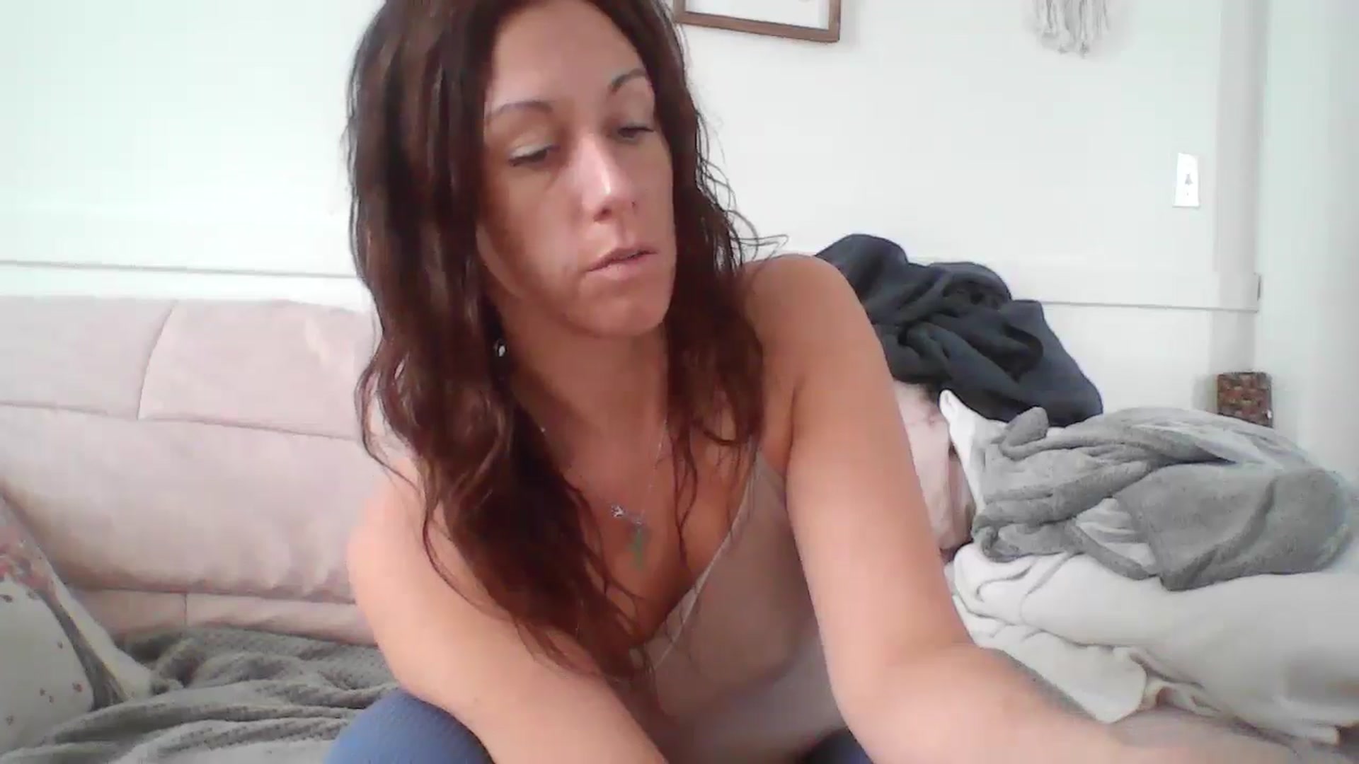 Gallery image thumbnail from MiZMEls's myfreecams stream on, 02/02/2026, 17:36 image 13 of 20