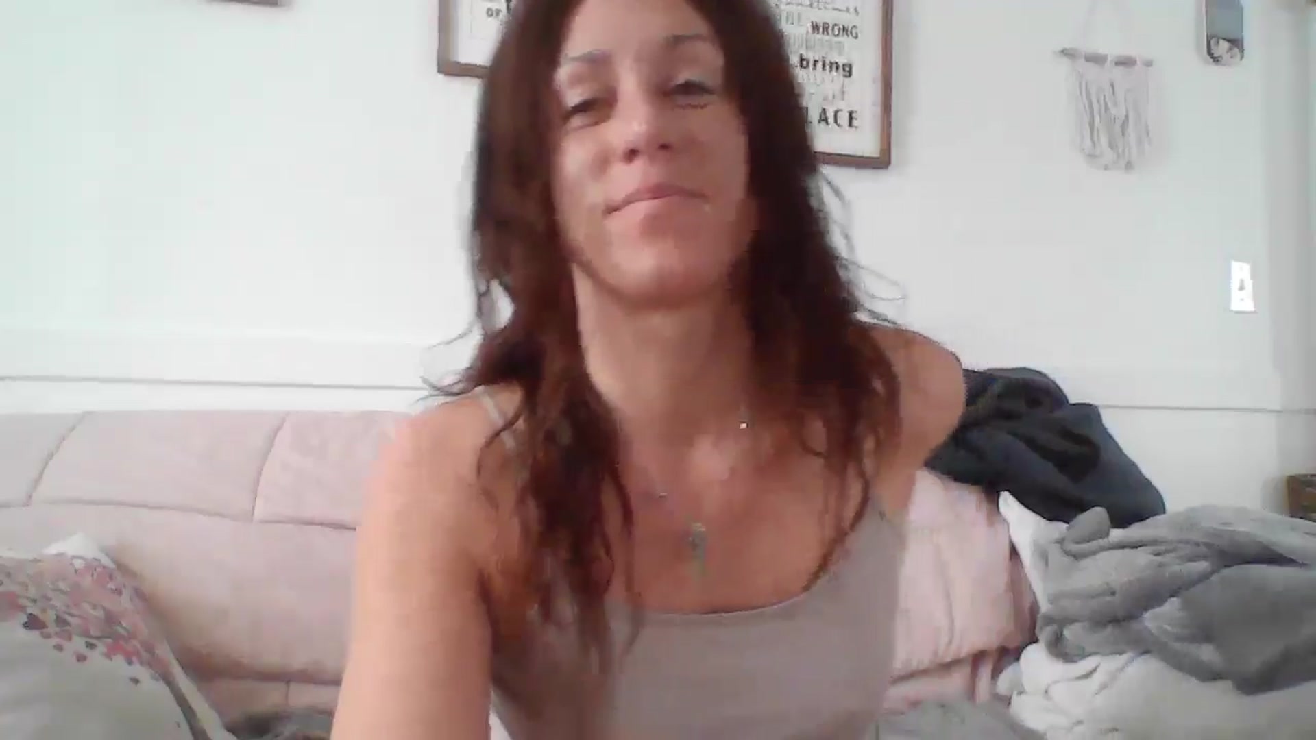 Gallery image thumbnail from MiZMEls's myfreecams stream on, 02/02/2026, 17:36 image 4 of 20