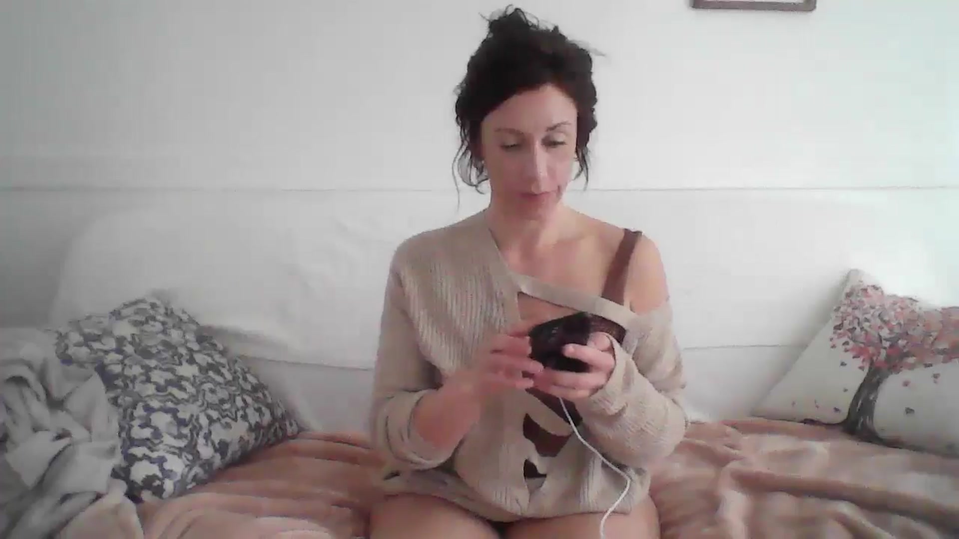 Gallery image thumbnail from MiZMEls's myfreecams stream on, 02/18/2026, 15:45 image 5 of 20