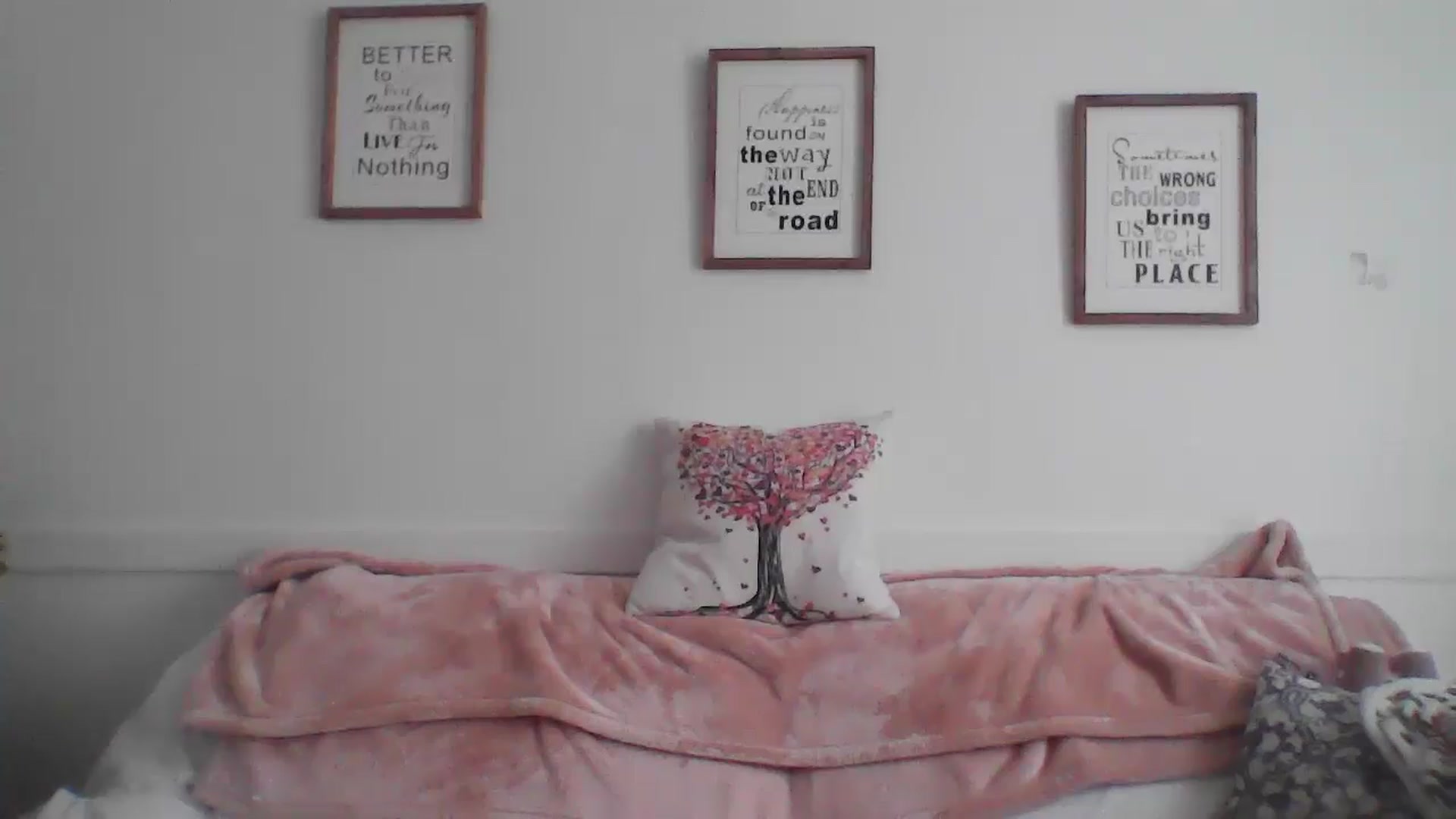 Gallery image thumbnail from MiZMEls's myfreecams stream on, 02/25/2026, 16:39 image 18 of 20