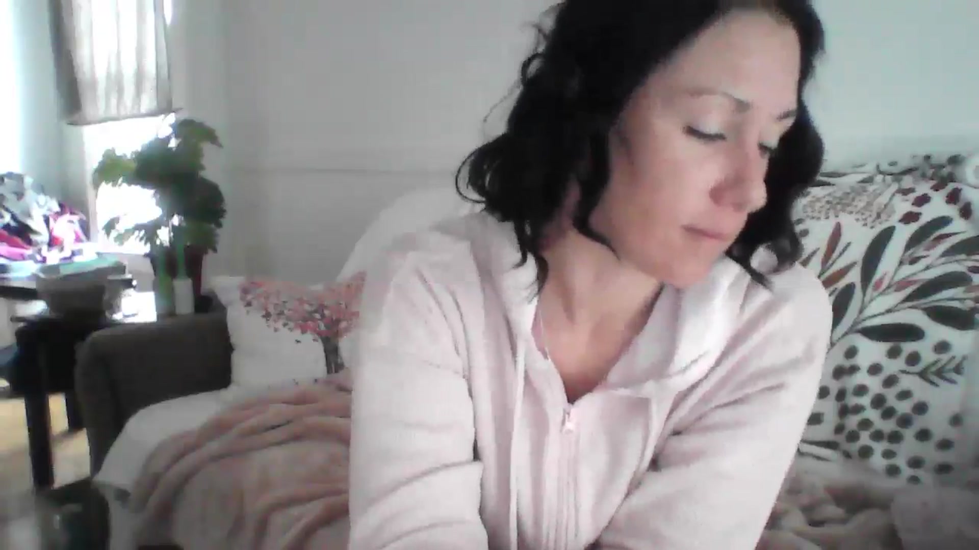 Gallery image thumbnail from MiZMEls's myfreecams stream on, 03/11/2026, 17:03 image 20 of 20