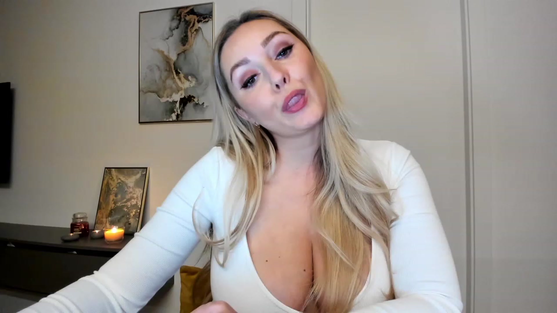 Gallery image thumbnail from Mi_Ha's myfreecams stream on, 11/17/2022, 17:10 image 1 of 20