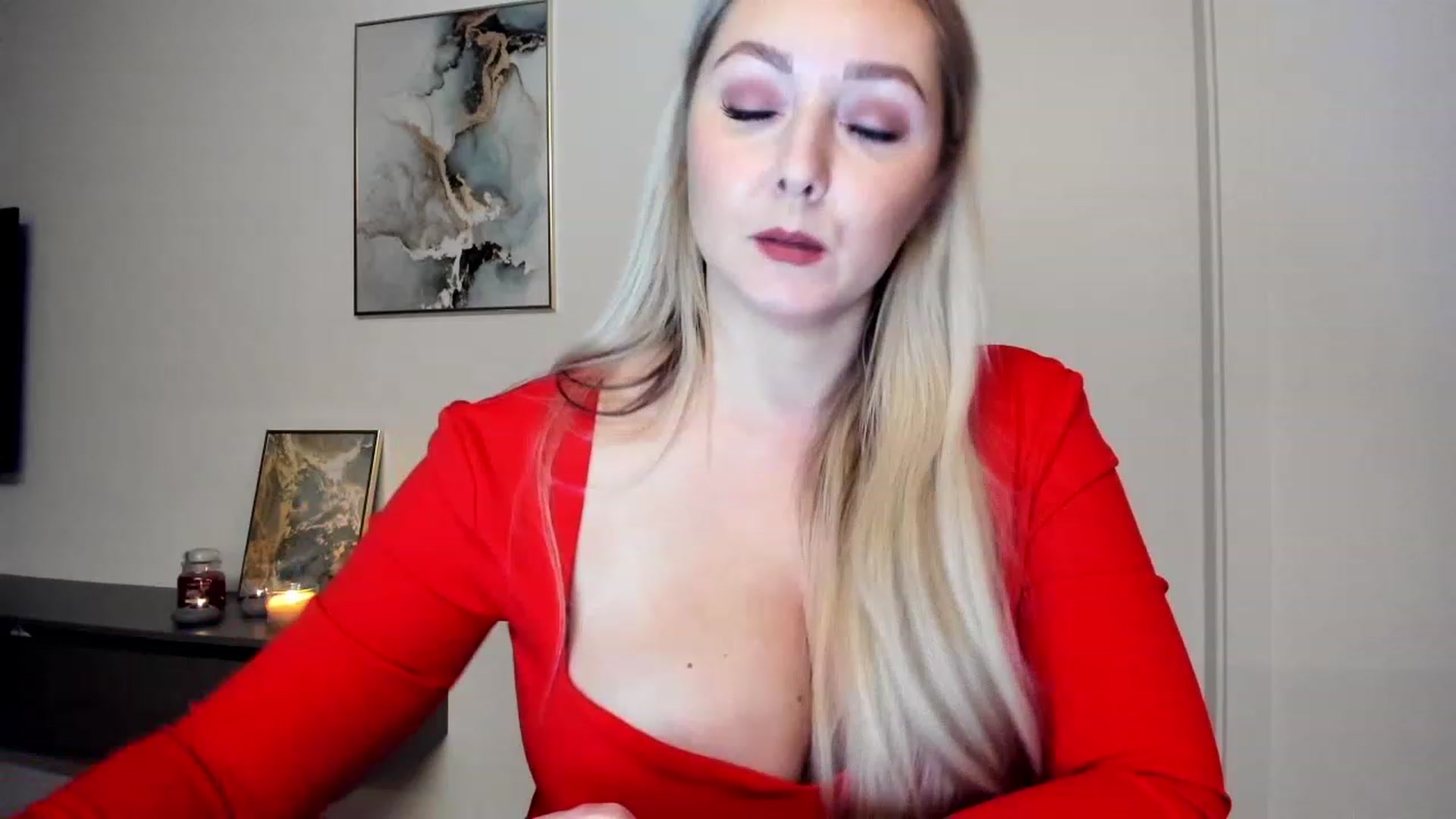 Gallery image thumbnail from Mi_Ha's myfreecams stream on, 11/18/2022, 16:12 image 6 of 20