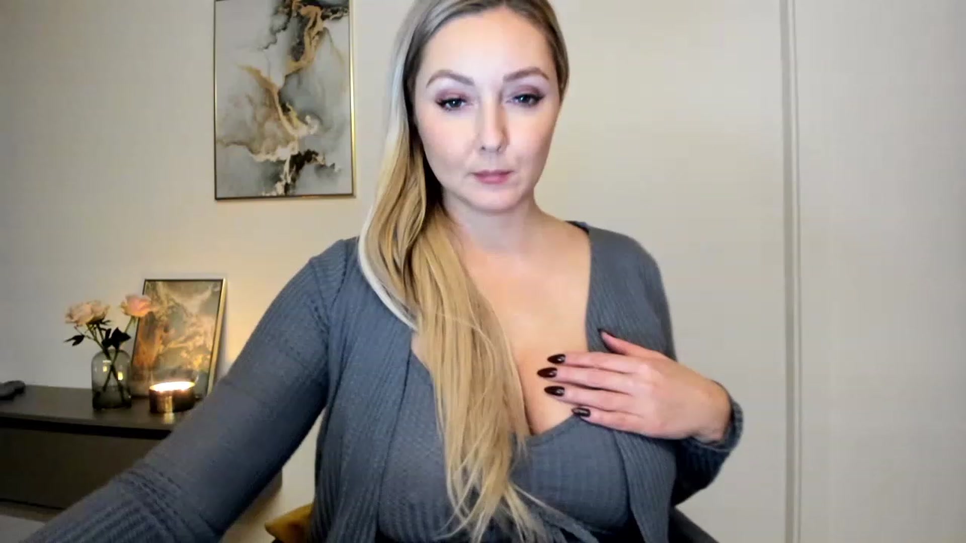 Gallery image thumbnail from Mi_Ha's myfreecams stream on, 11/20/2022, 16:54 image 18 of 20