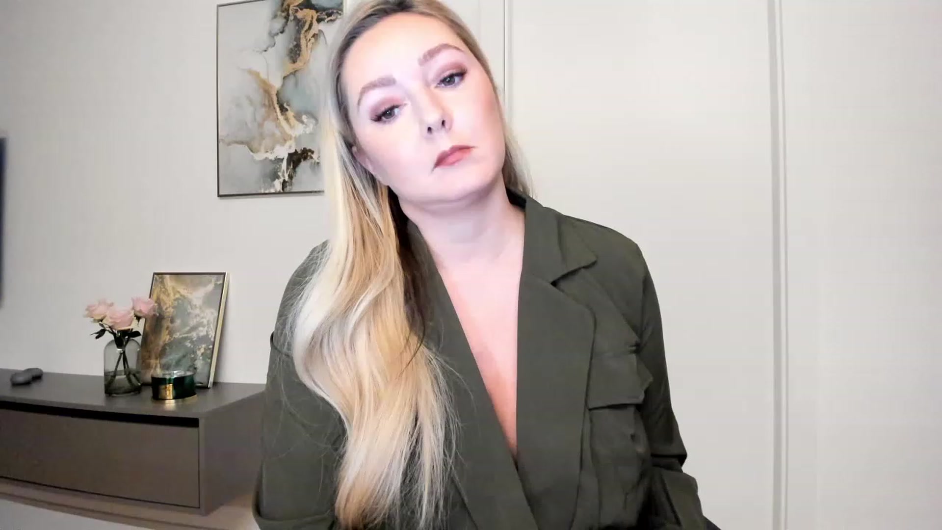 Gallery image thumbnail from Mi_Ha's myfreecams stream on, 11/23/2022, 16:23 image 1 of 20