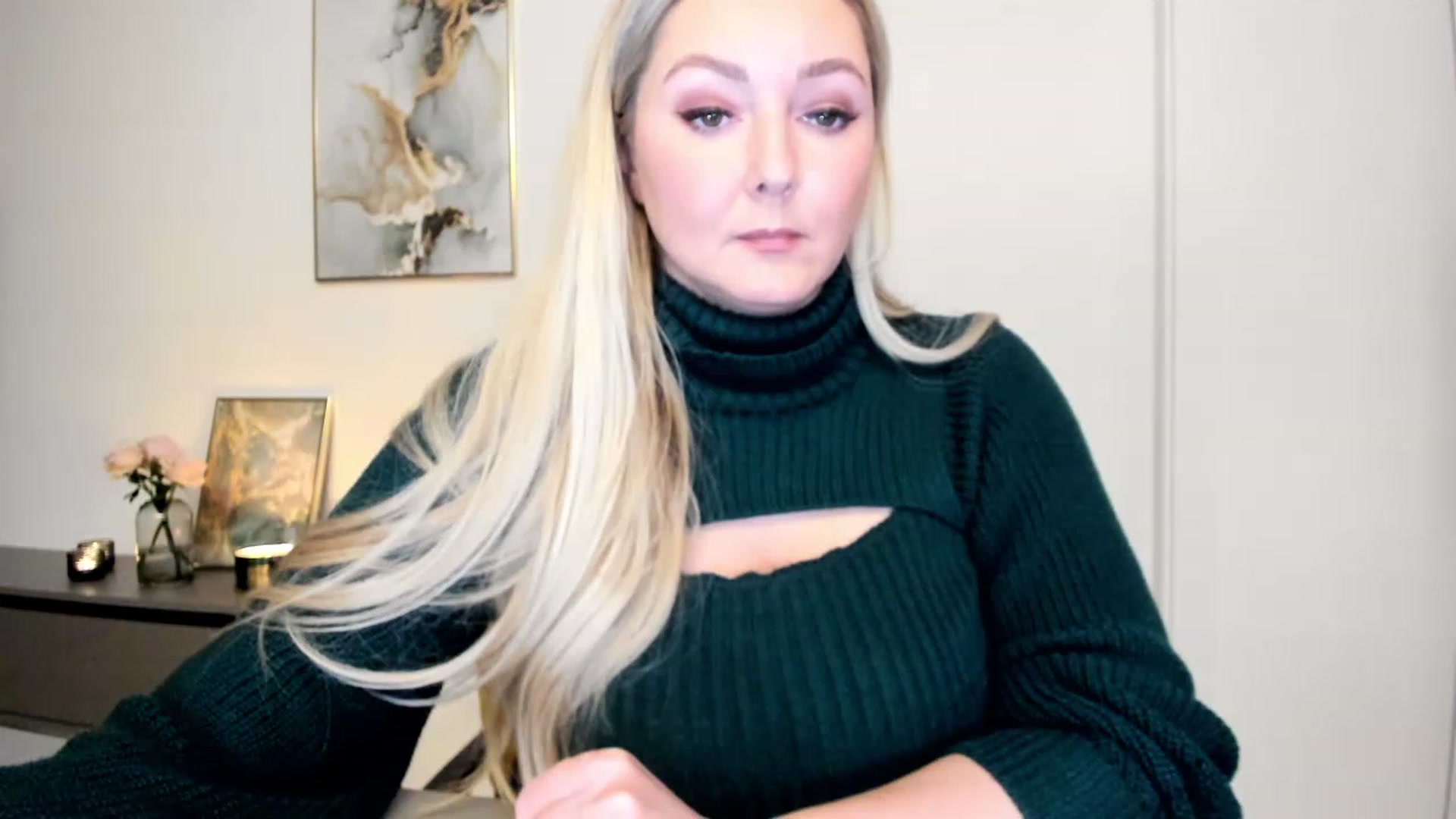 Gallery image thumbnail from Mi_Ha's myfreecams stream on, 11/25/2022, 17:34 image 8 of 20