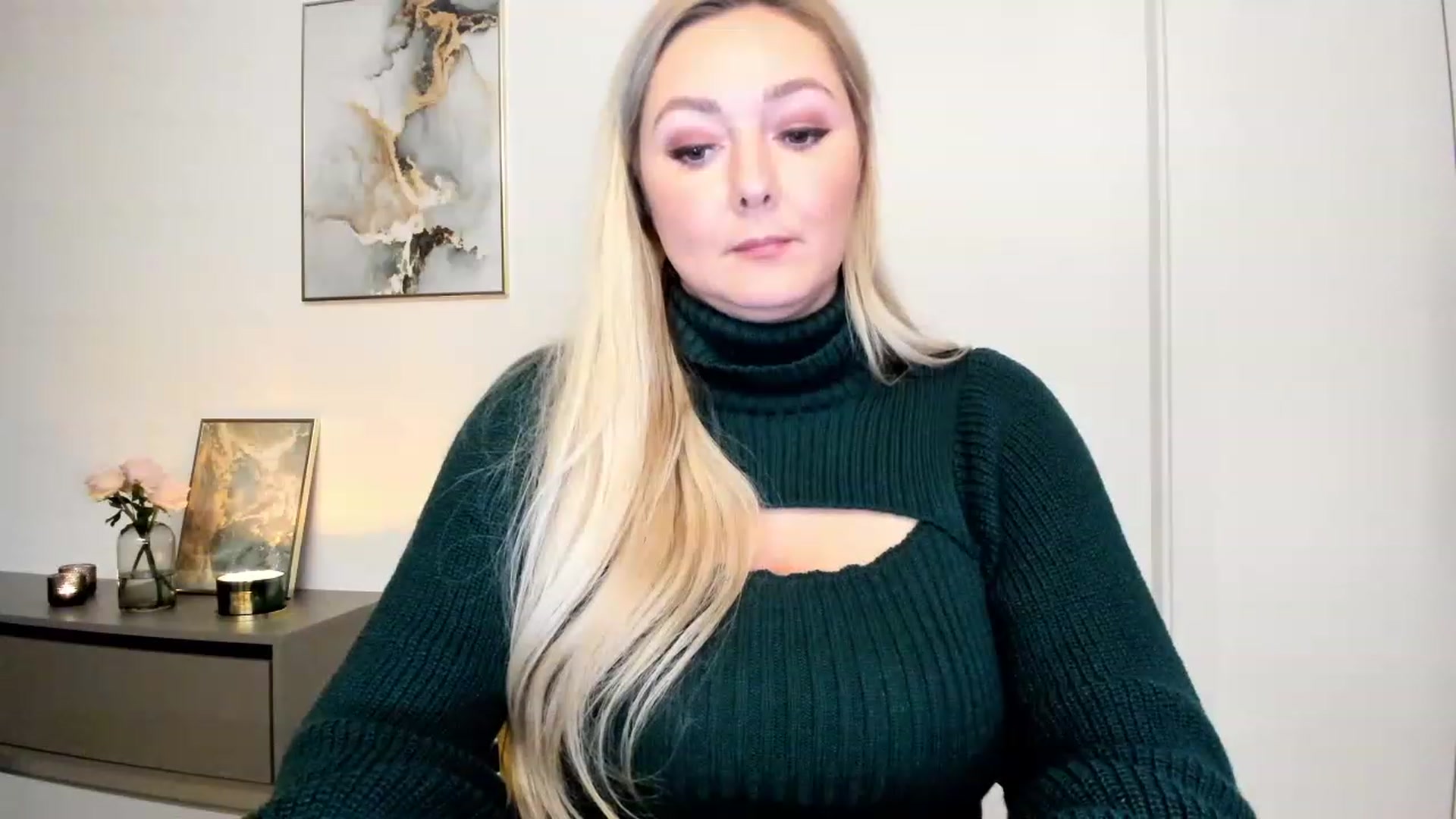 Gallery image thumbnail from Mi_Ha's myfreecams stream on, 11/25/2022, 17:34 image 12 of 20