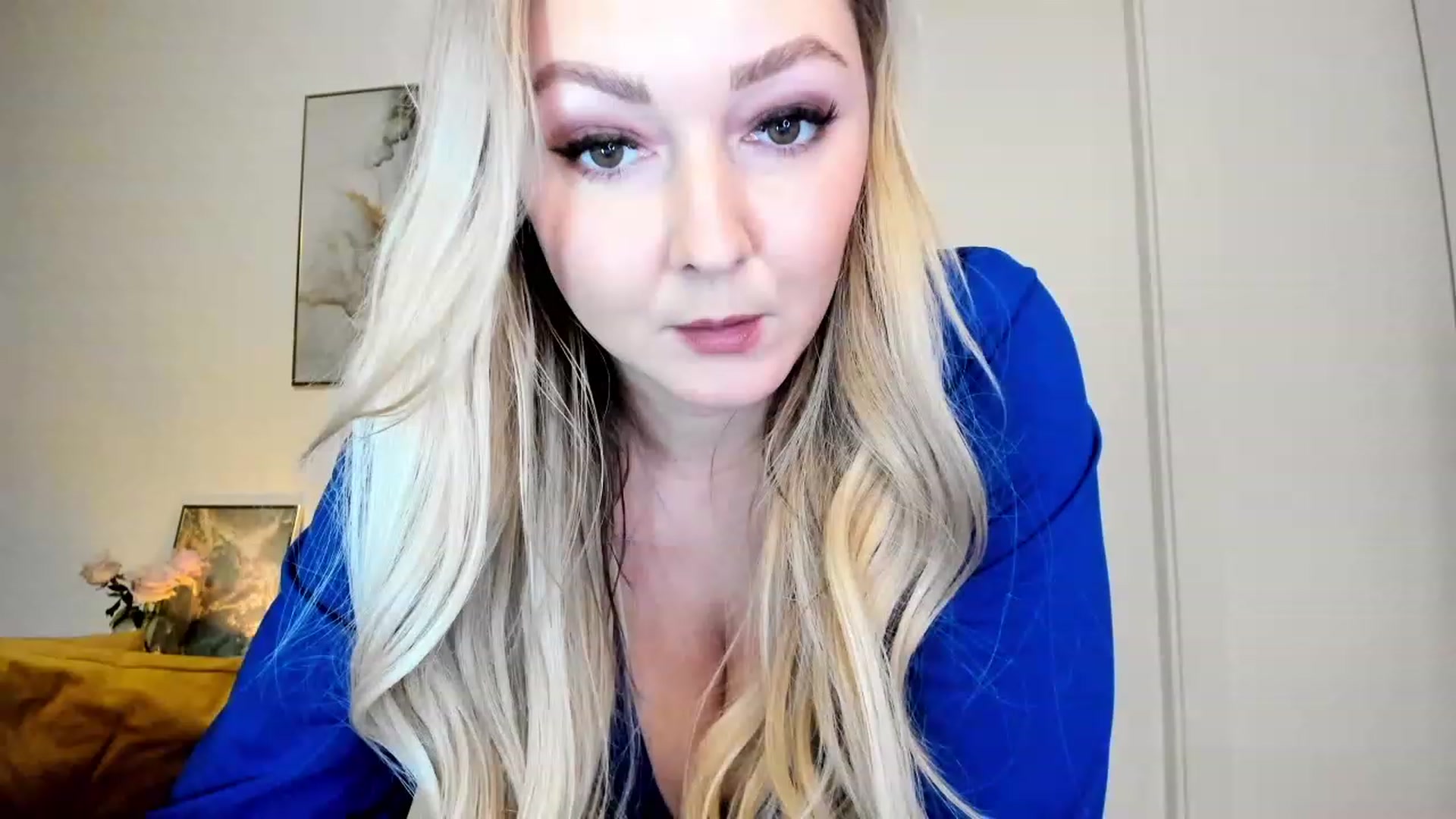 Gallery image thumbnail from Mi_Ha's myfreecams stream on, 11/26/2022, 16:49 image 6 of 20