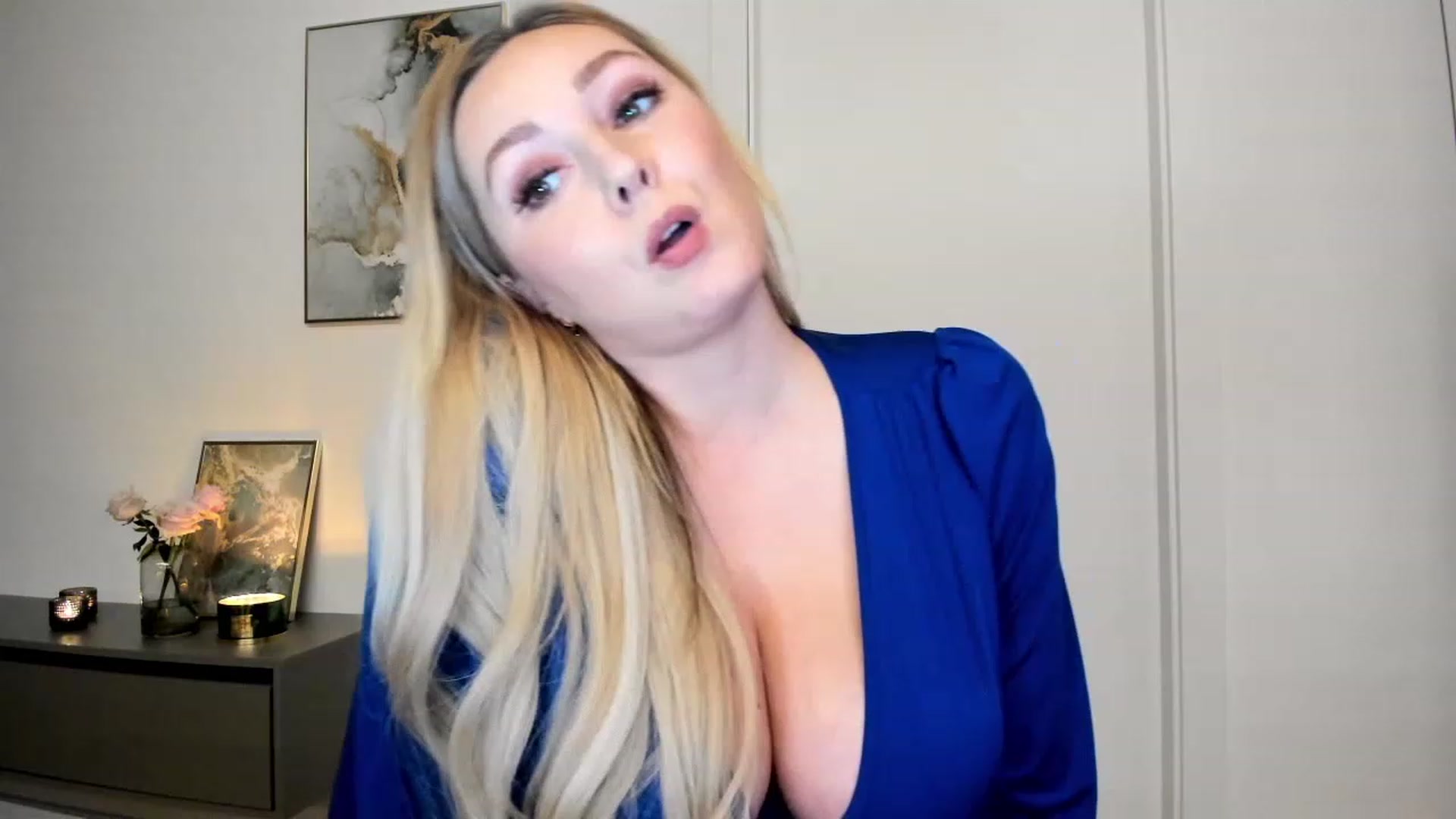 Gallery image thumbnail from Mi_Ha's myfreecams stream on, 11/26/2022, 16:49 image 8 of 20