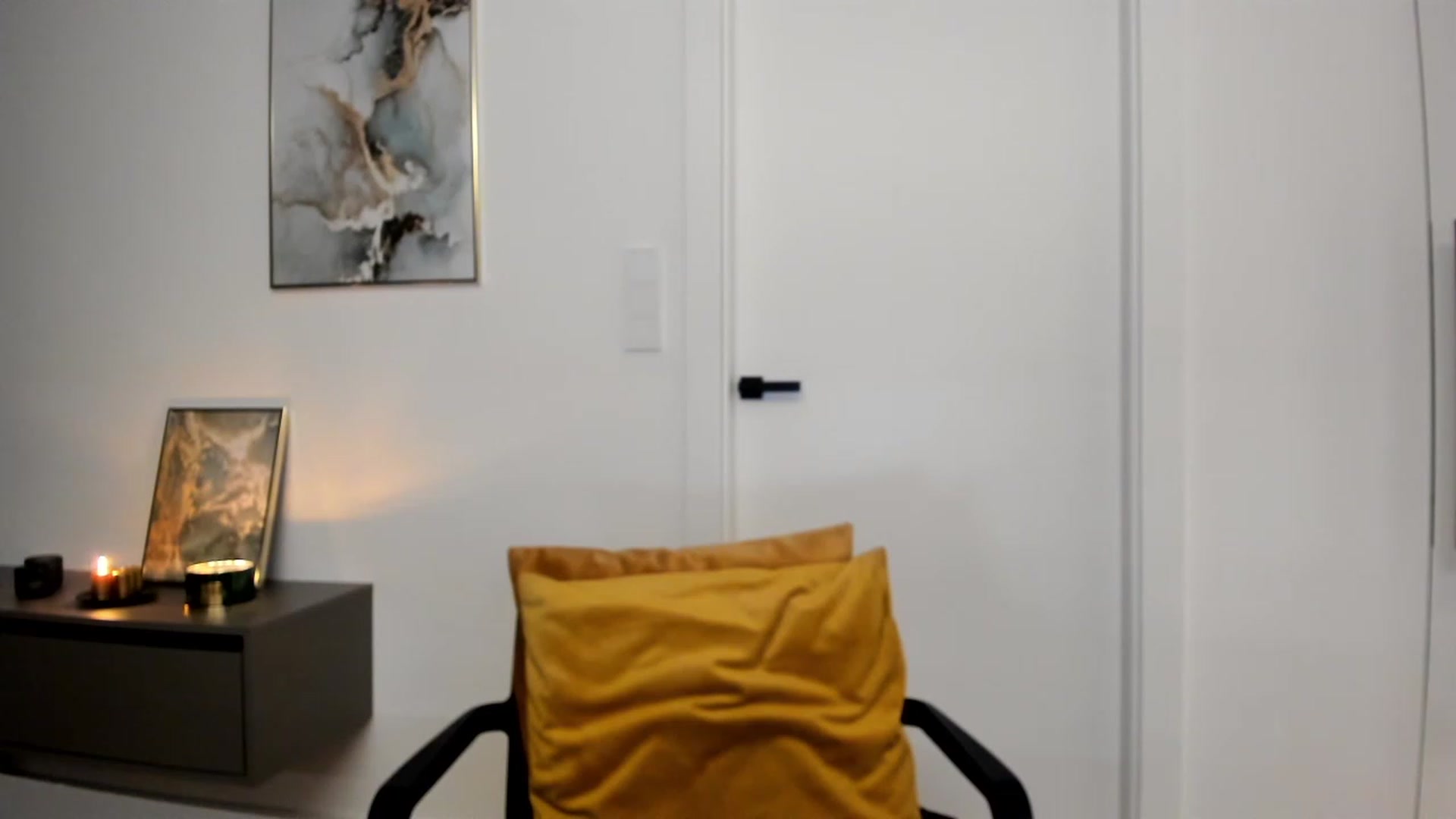 Gallery image thumbnail from Mi_Ha's myfreecams stream on, 11/27/2022, 15:57 image 5 of 20