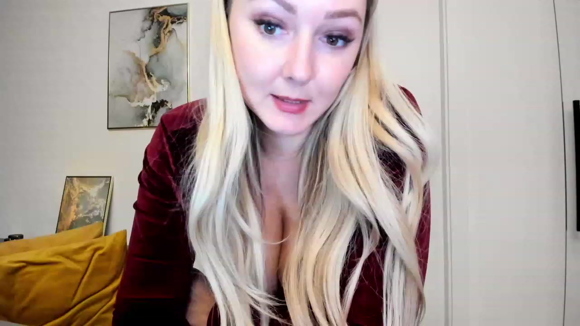 Gallery image thumbnail from Mi_Ha's myfreecams stream on, 11/27/2022, 23:30 image 10 of 20