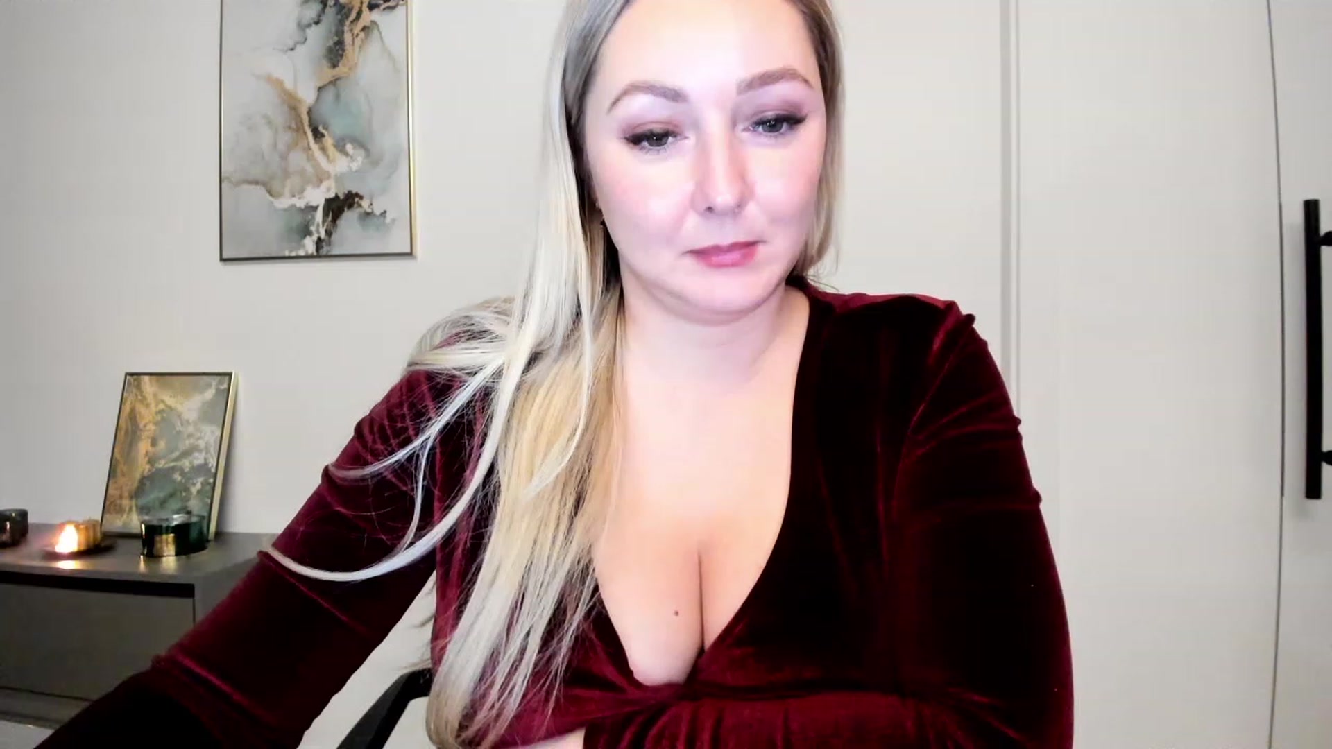 Gallery image thumbnail from Mi_Ha's myfreecams stream on, 11/27/2022, 23:30 image 17 of 20