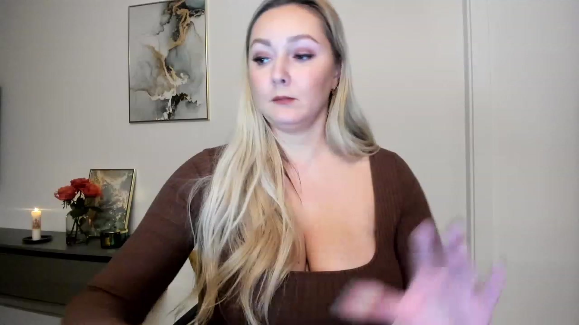 Gallery image thumbnail from Mi_Ha's myfreecams stream on, 11/29/2022, 15:40 image 12 of 20