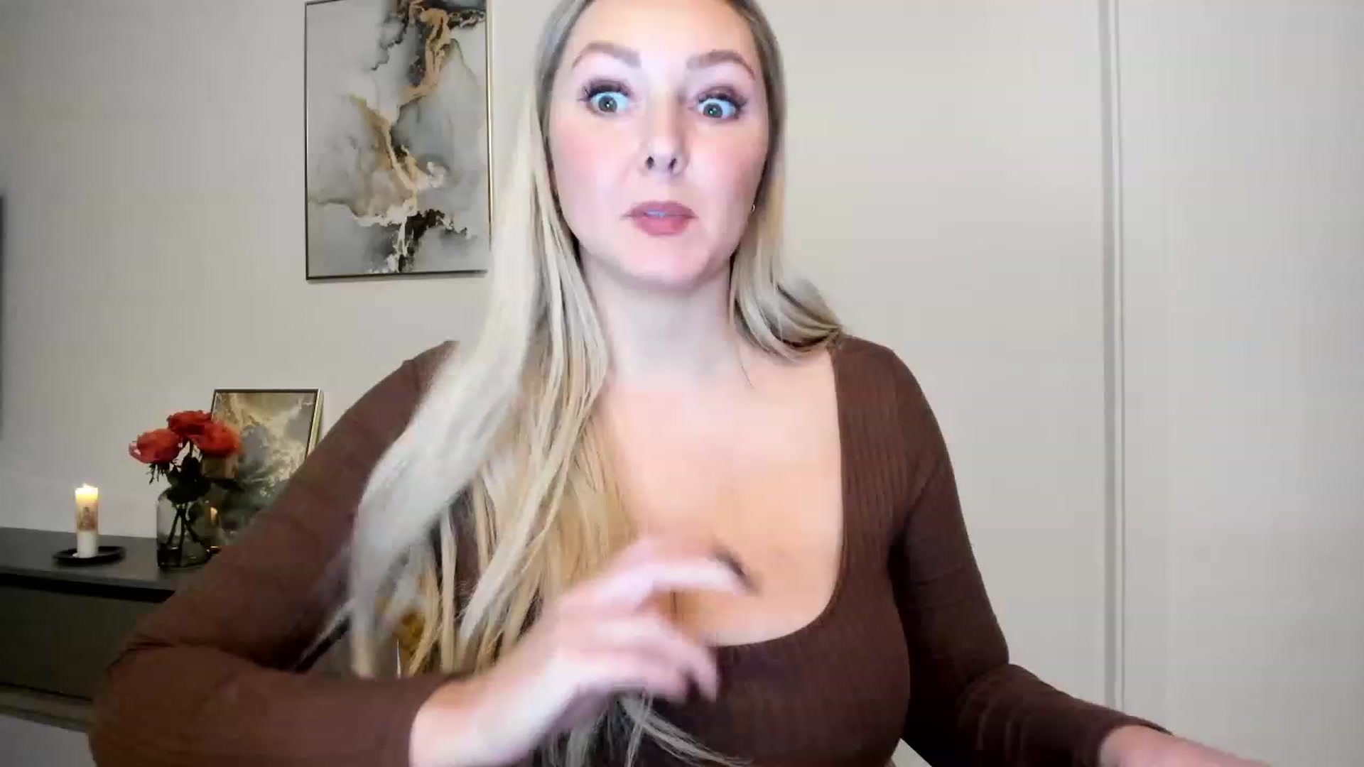 Gallery image thumbnail from Mi_Ha's myfreecams stream on, 11/29/2022, 17:14 image 15 of 20