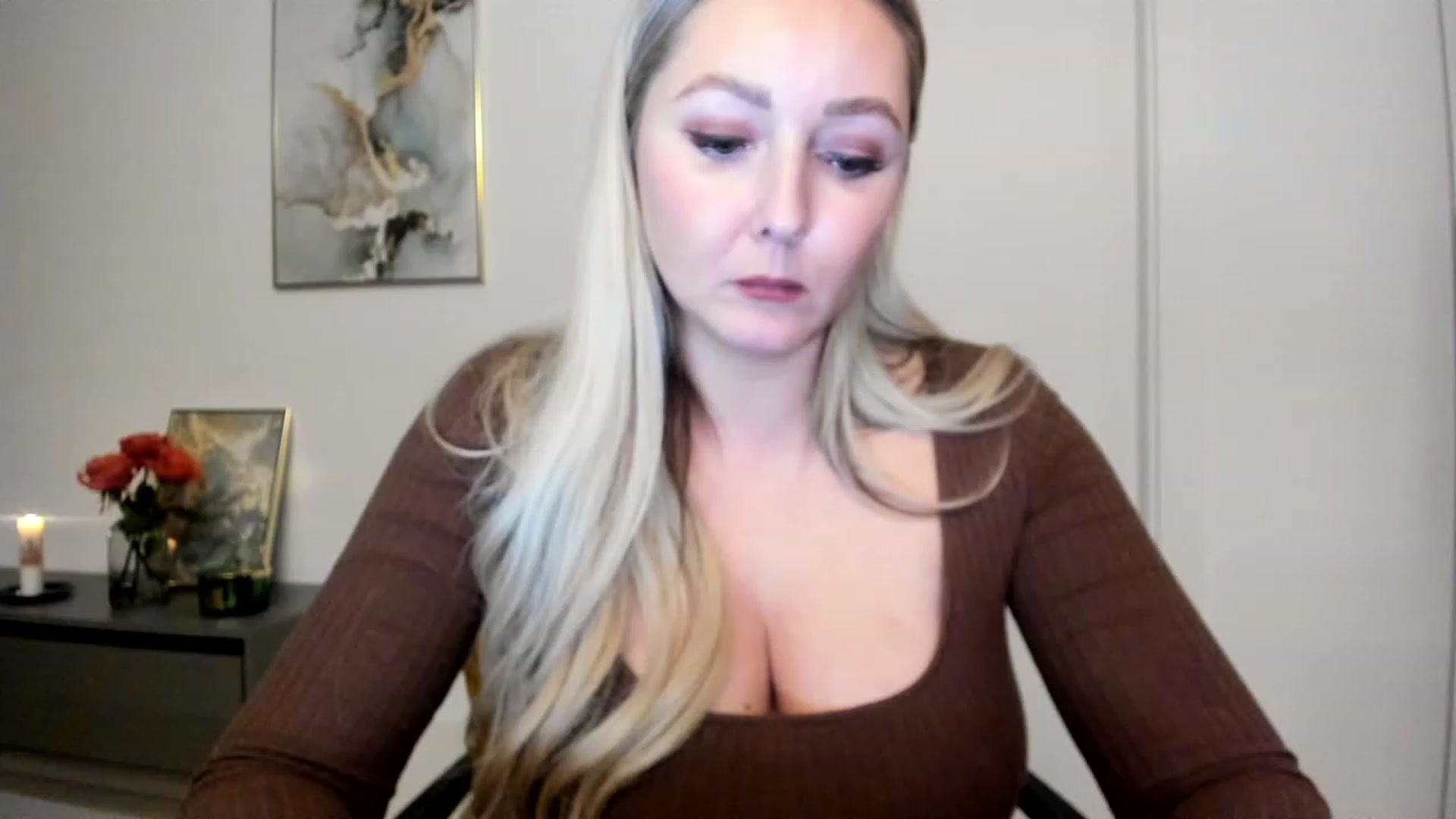 Gallery image thumbnail from Mi_Ha's myfreecams stream on, 11/29/2022, 17:14 image 8 of 20