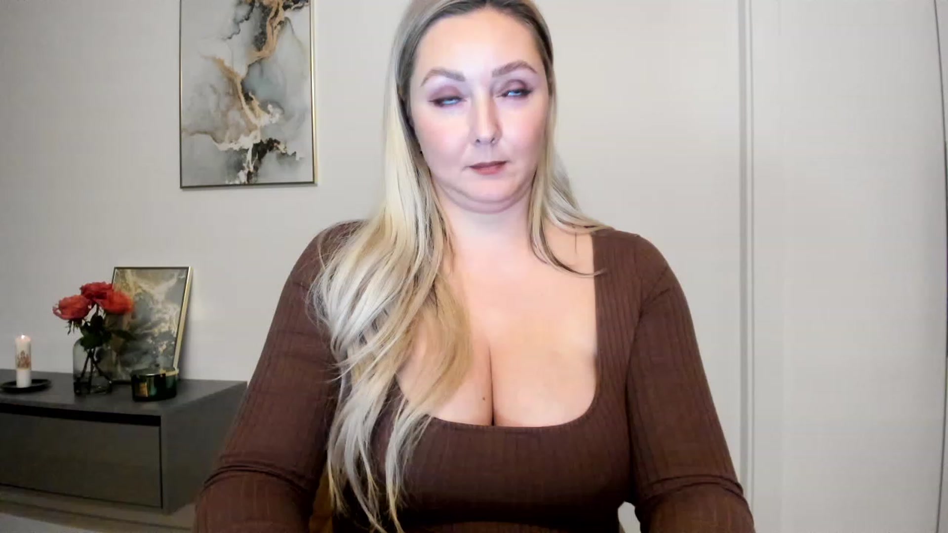 Gallery image thumbnail from Mi_Ha's myfreecams stream on, 11/29/2022, 17:14 image 3 of 20
