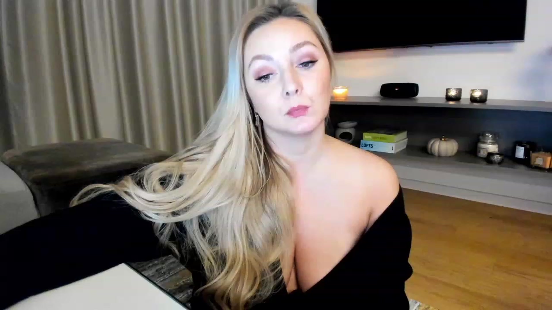 Gallery image thumbnail from Mi_Ha's myfreecams stream on, 12/01/2022, 15:55 image 20 of 20