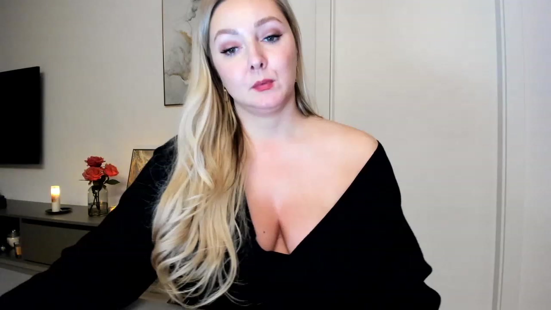 Gallery image thumbnail from Mi_Ha's myfreecams stream on, 12/01/2022, 22:59 image 7 of 20