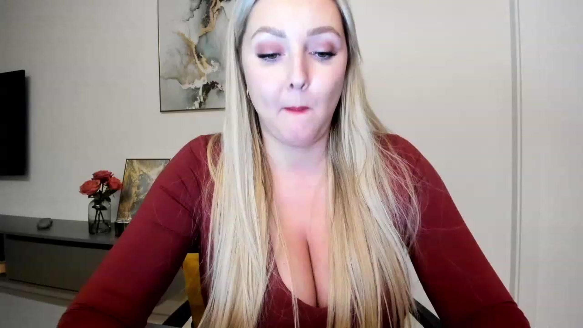 Gallery image thumbnail from Mi_Ha's myfreecams stream on, 12/02/2022, 22:40 image 7 of 20