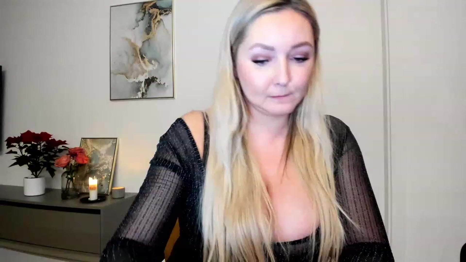 Gallery image thumbnail from Mi_Ha's myfreecams stream on, 12/03/2022, 15:41 image 18 of 20