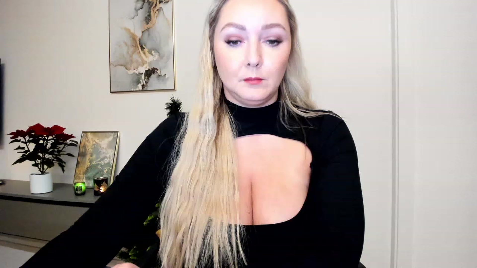 Gallery image thumbnail from Mi_Ha's myfreecams stream on, 12/05/2022, 15:30 image 6 of 20