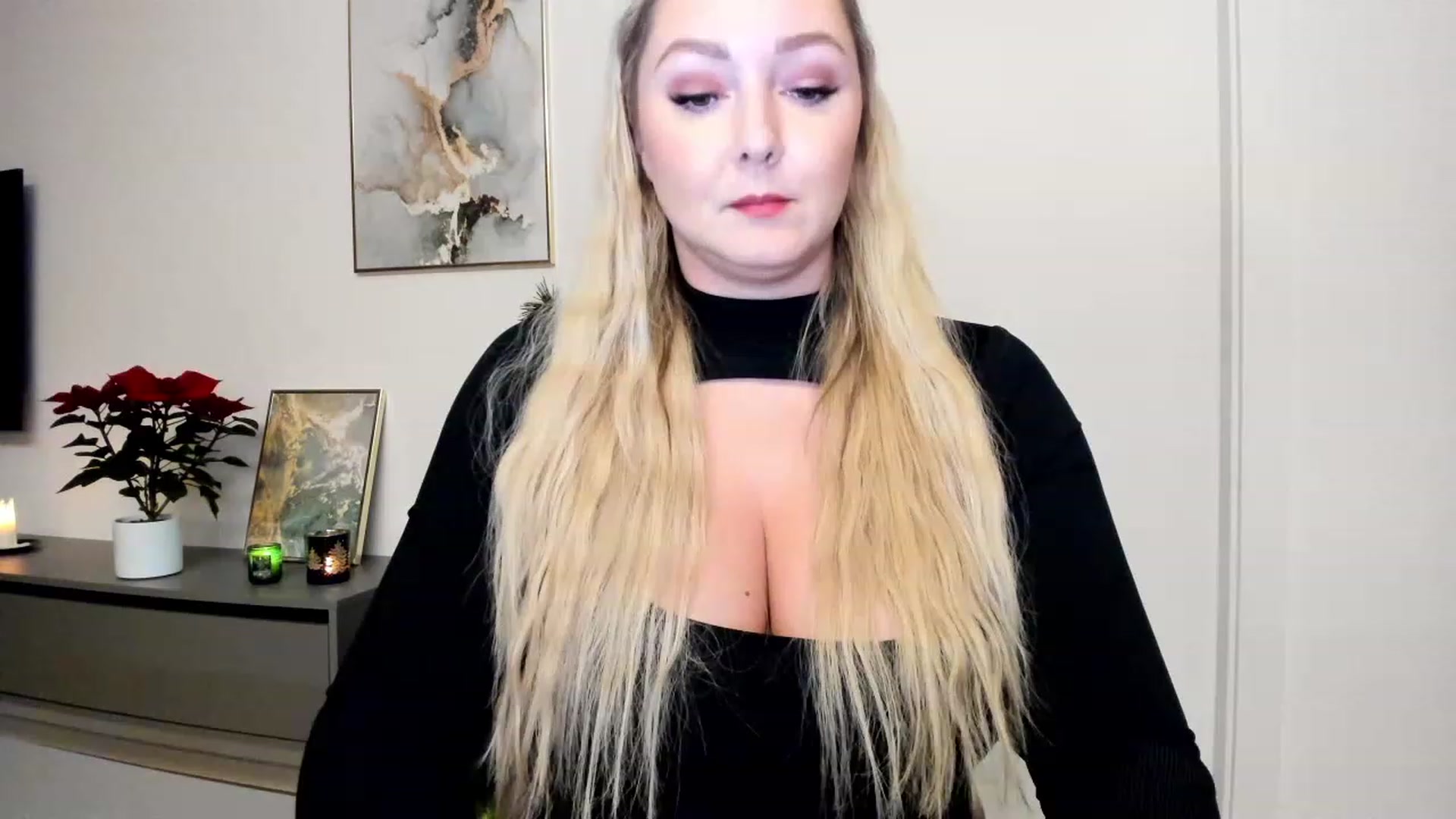 Gallery image thumbnail from Mi_Ha's myfreecams stream on, 12/05/2022, 15:30 image 1 of 20