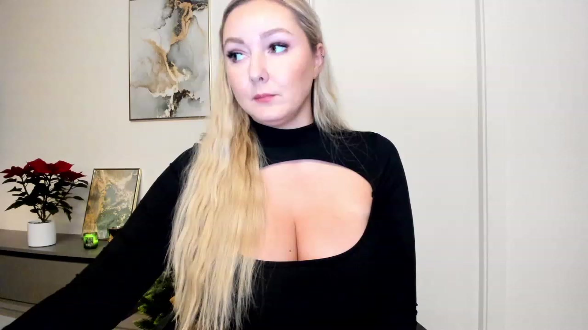 Gallery image thumbnail from Mi_Ha's myfreecams stream on, 12/05/2022, 15:30 image 18 of 20