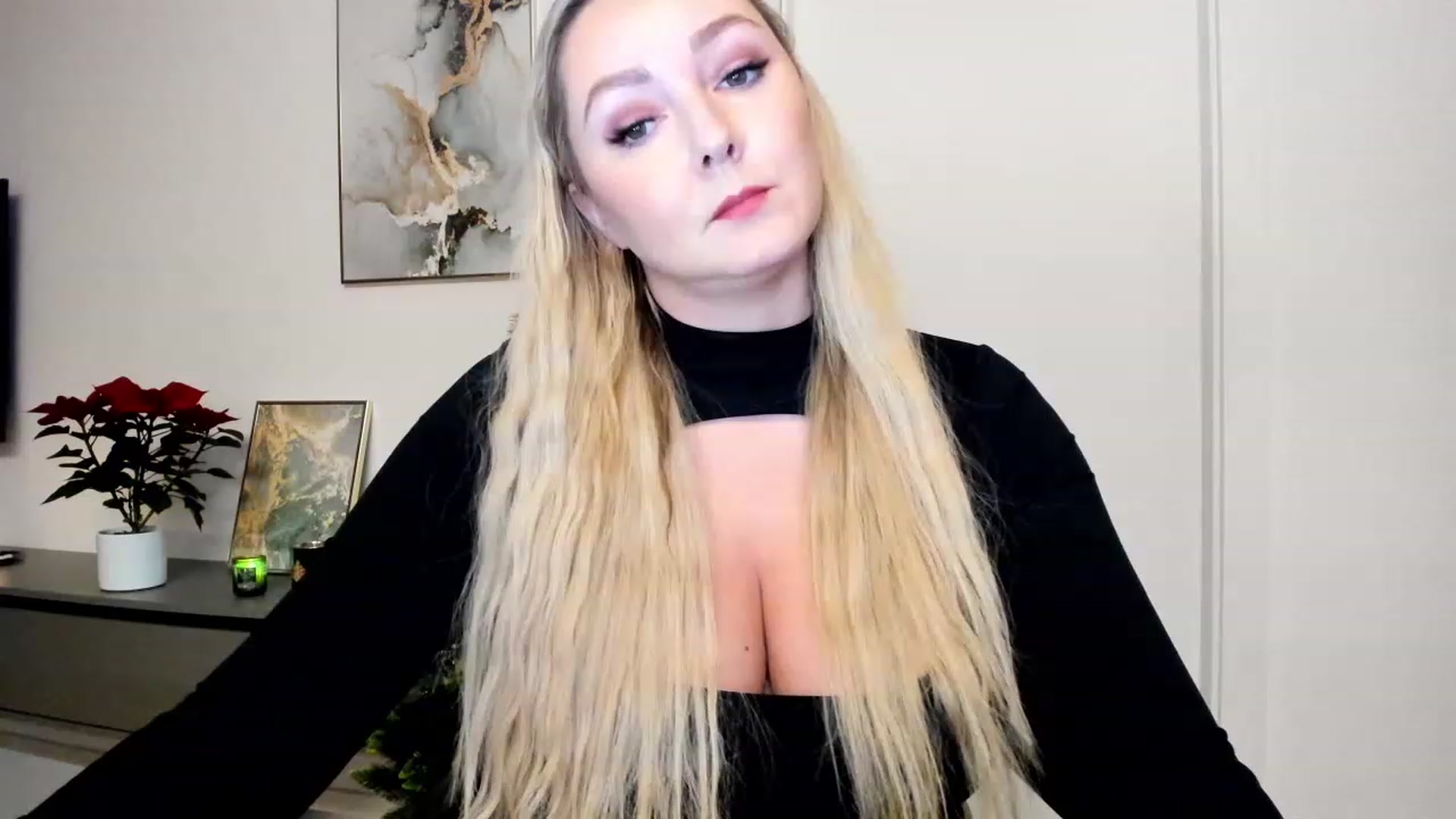 Gallery image thumbnail from Mi_Ha's myfreecams stream on, 12/05/2022, 15:30 image 2 of 20