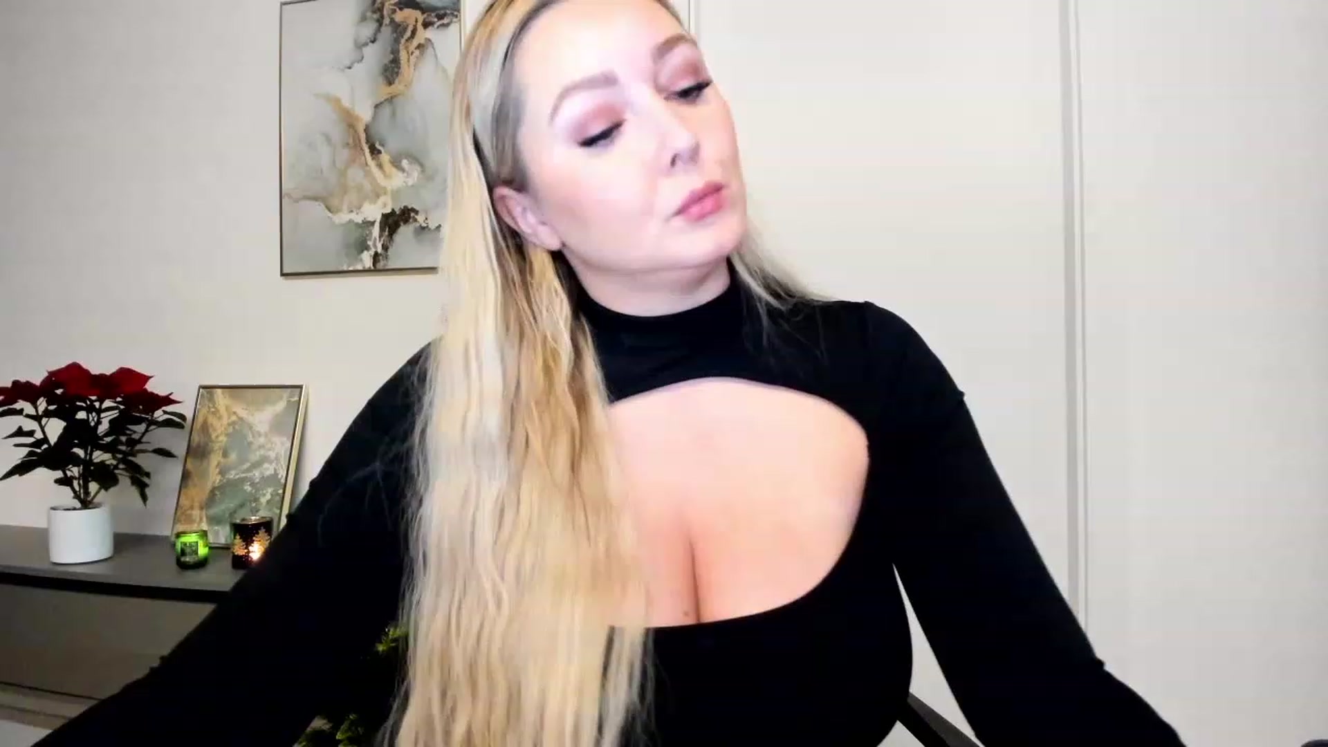Gallery image thumbnail from Mi_Ha's myfreecams stream on, 12/05/2022, 15:30 image 19 of 20